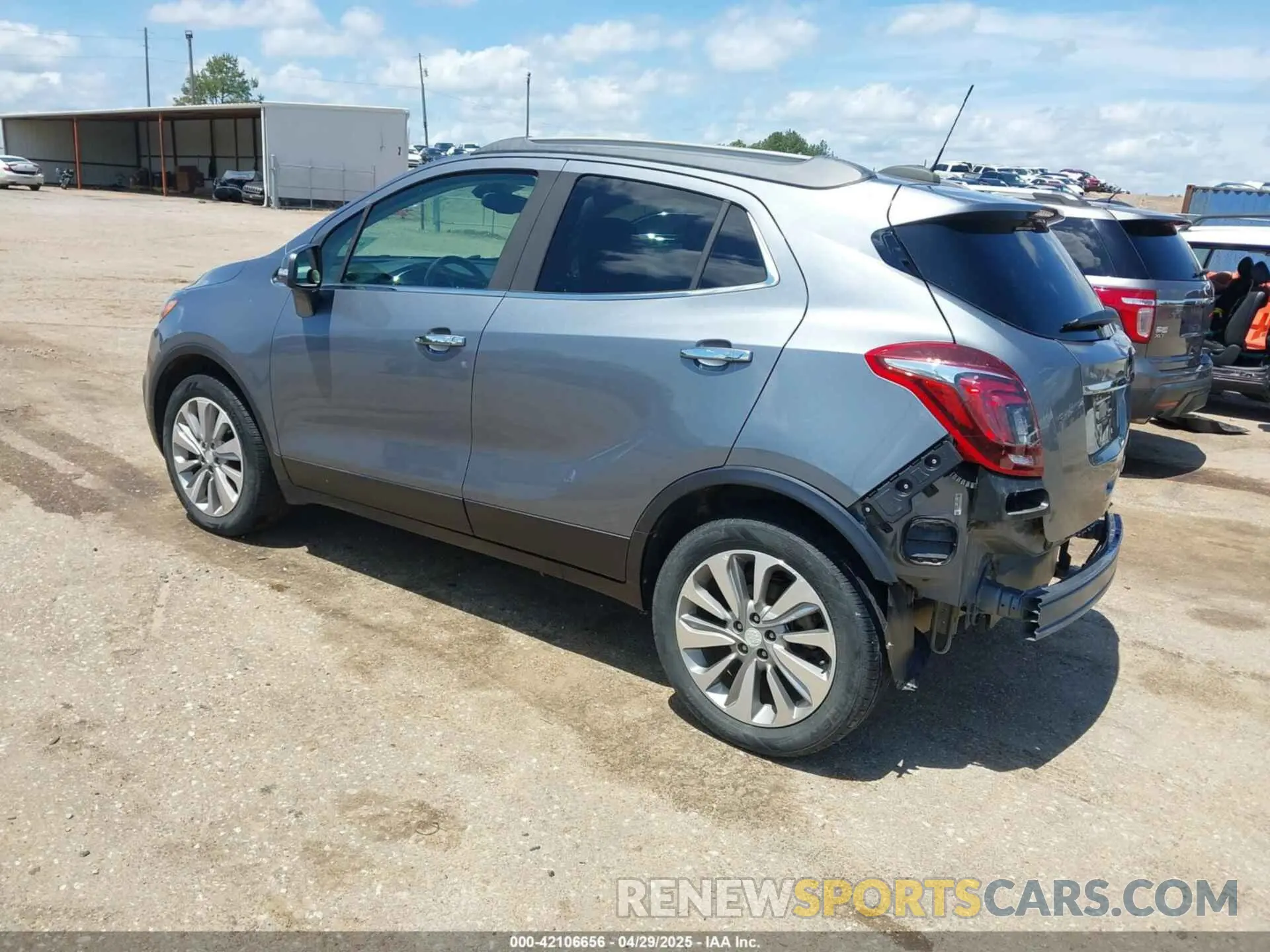 3 Фотография поврежденного автомобиля KL4CJASB6KB813018 BUICK ENCORE 2019