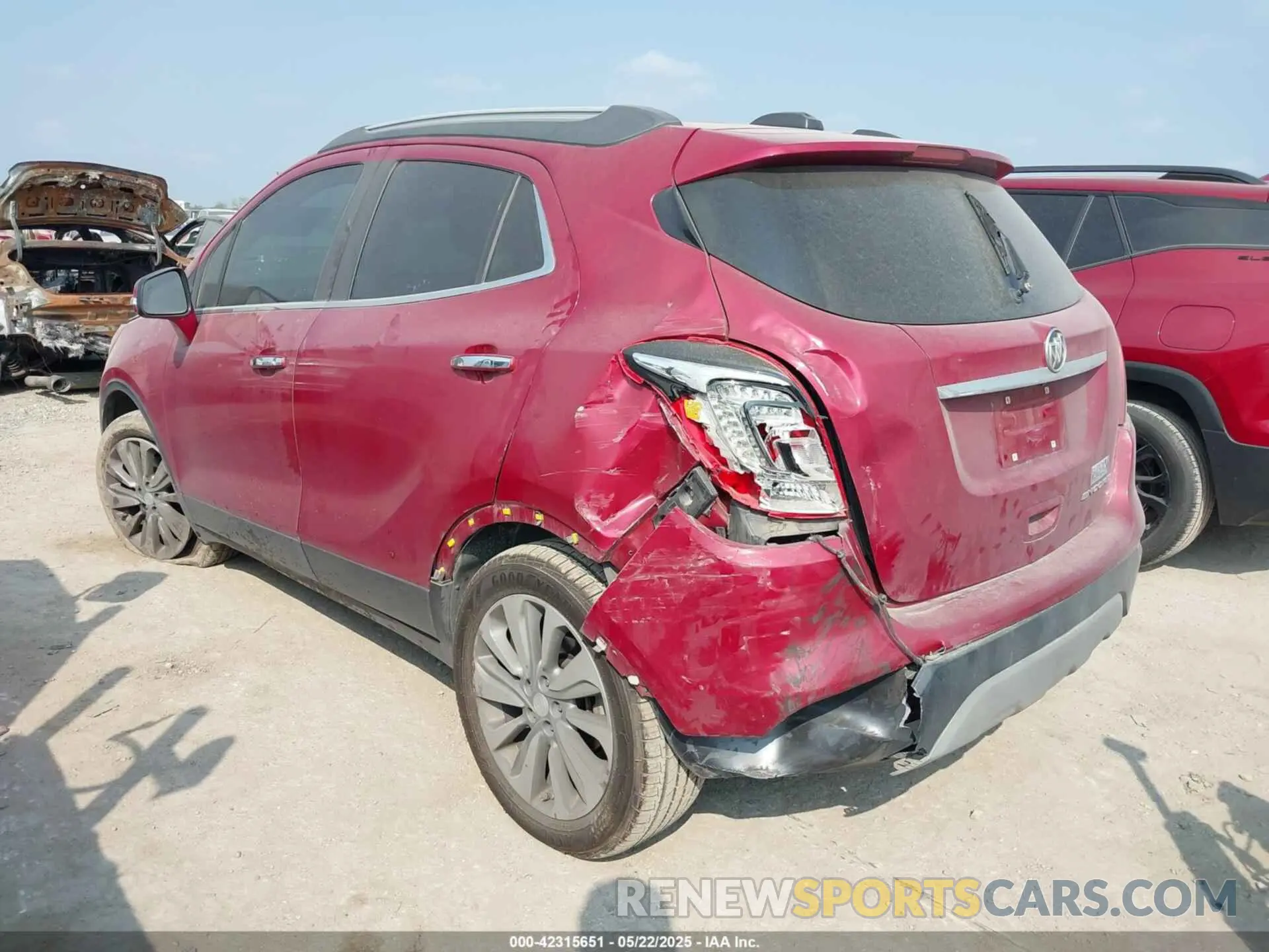 3 Фотография поврежденного автомобиля KL4CJASB7KB705006 BUICK ENCORE 2019