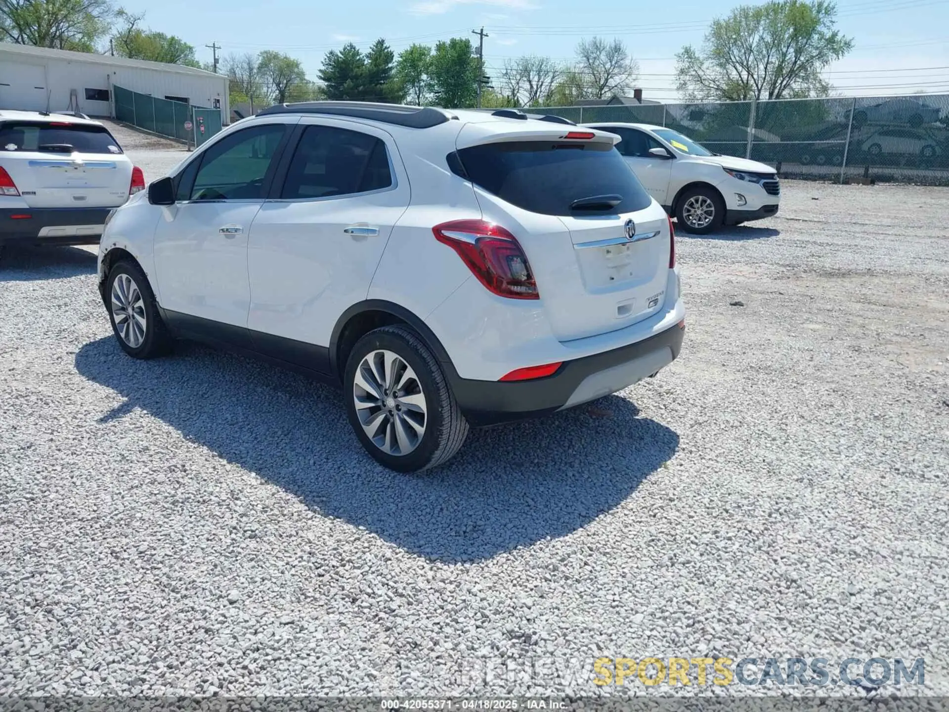 3 Фотография поврежденного автомобиля KL4CJASB8KB933337 BUICK ENCORE 2019
