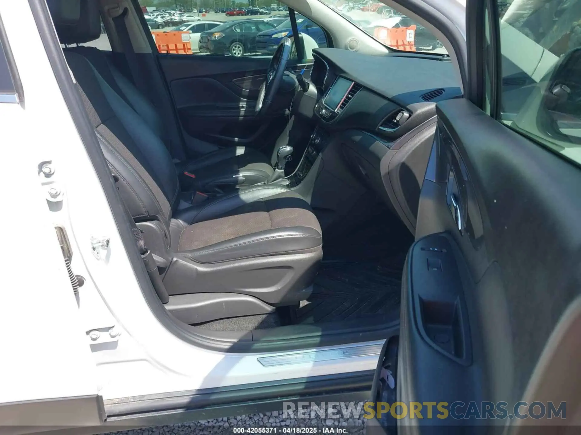 5 Фотография поврежденного автомобиля KL4CJASB8KB933337 BUICK ENCORE 2019