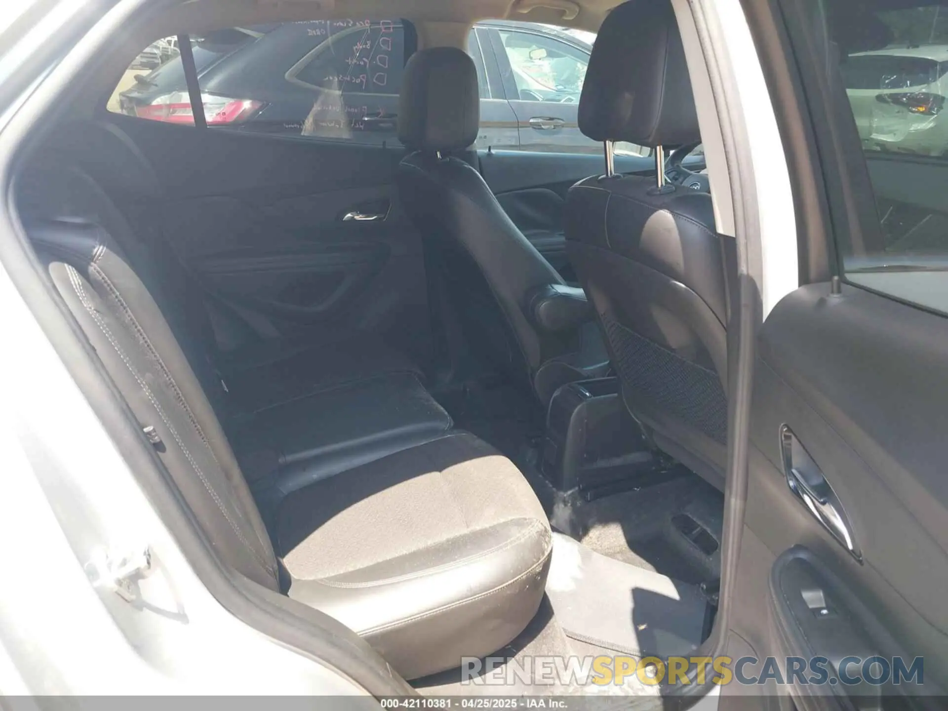 8 Фотография поврежденного автомобиля KL4CJASB9KB749301 BUICK ENCORE 2019