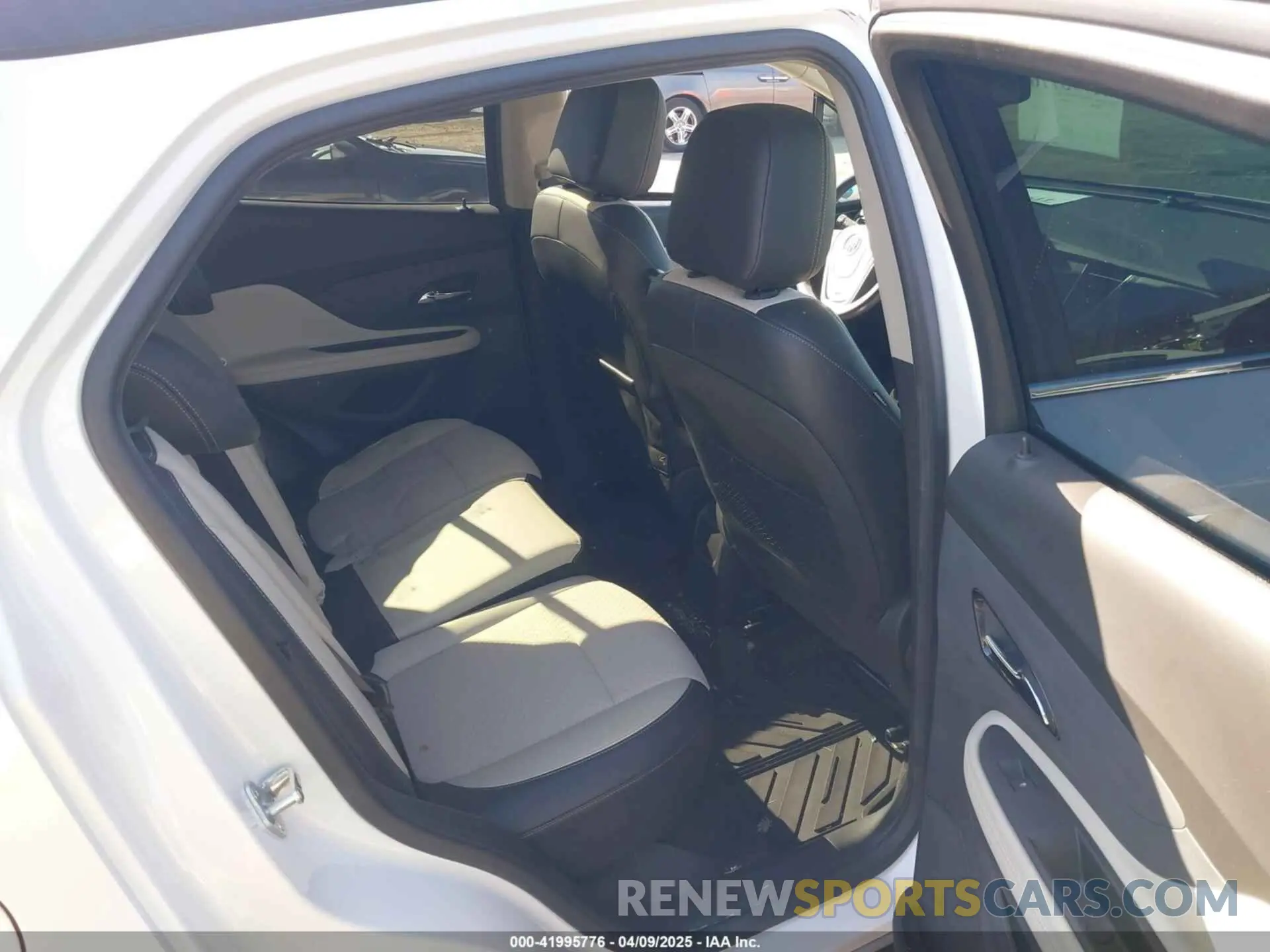 8 Photograph of a damaged car KL4CJESB5KB808142 BUICK ENCORE 2019