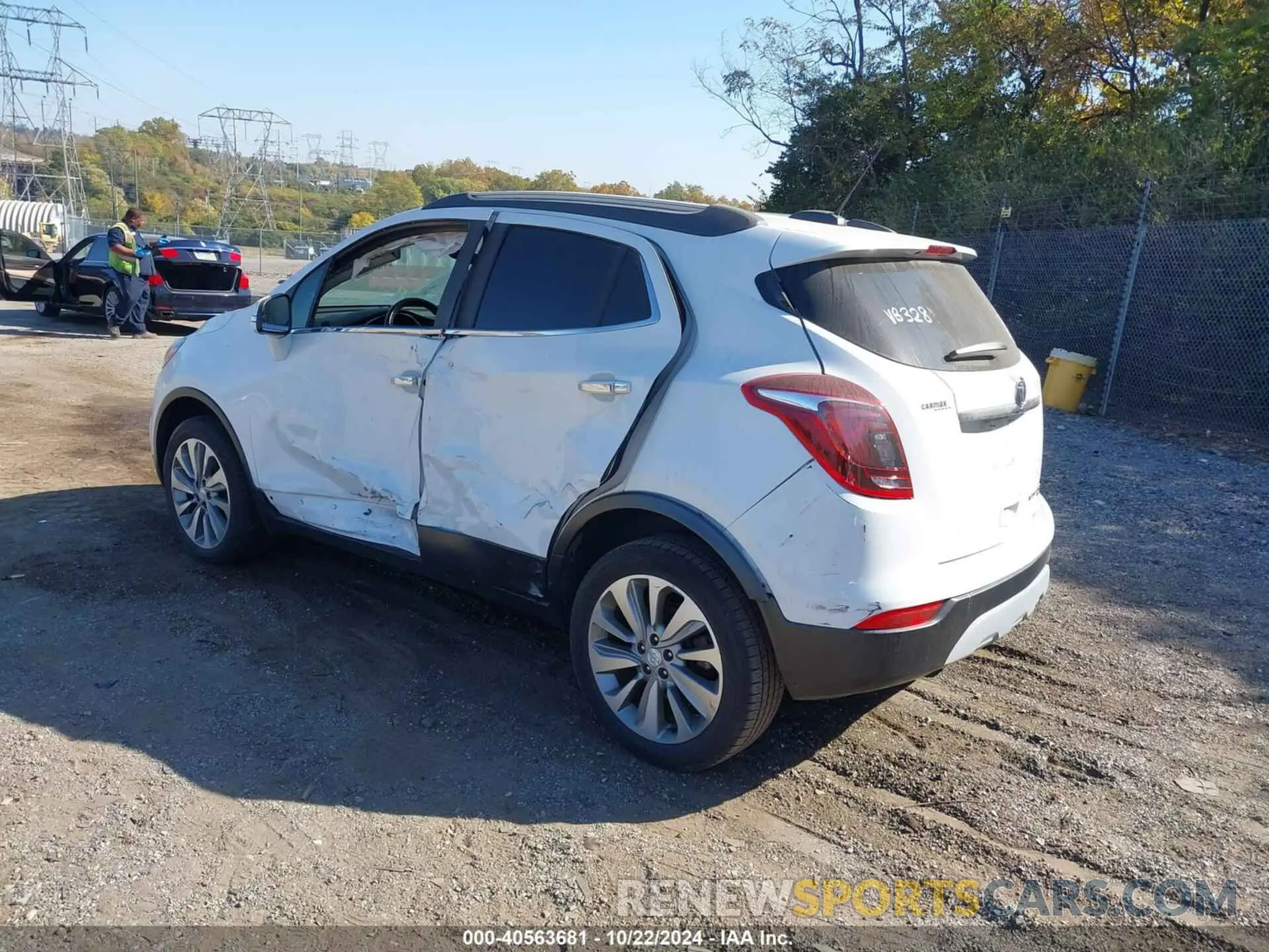 3 Фотография поврежденного автомобиля KL4CJESB7KB715638 BUICK ENCORE 2019