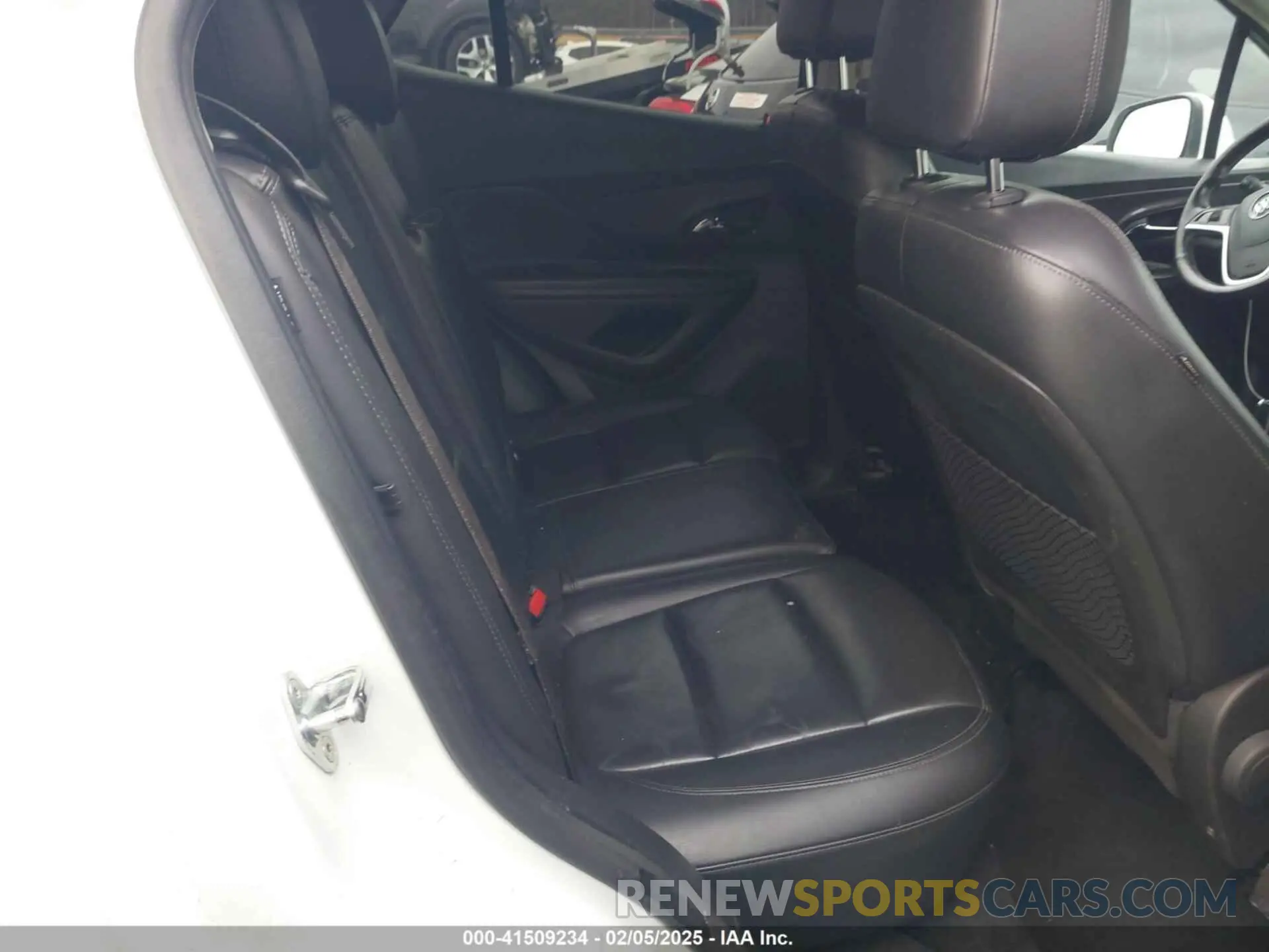 8 Фотография поврежденного автомобиля KL4CJGSM3KB766809 BUICK ENCORE 2019