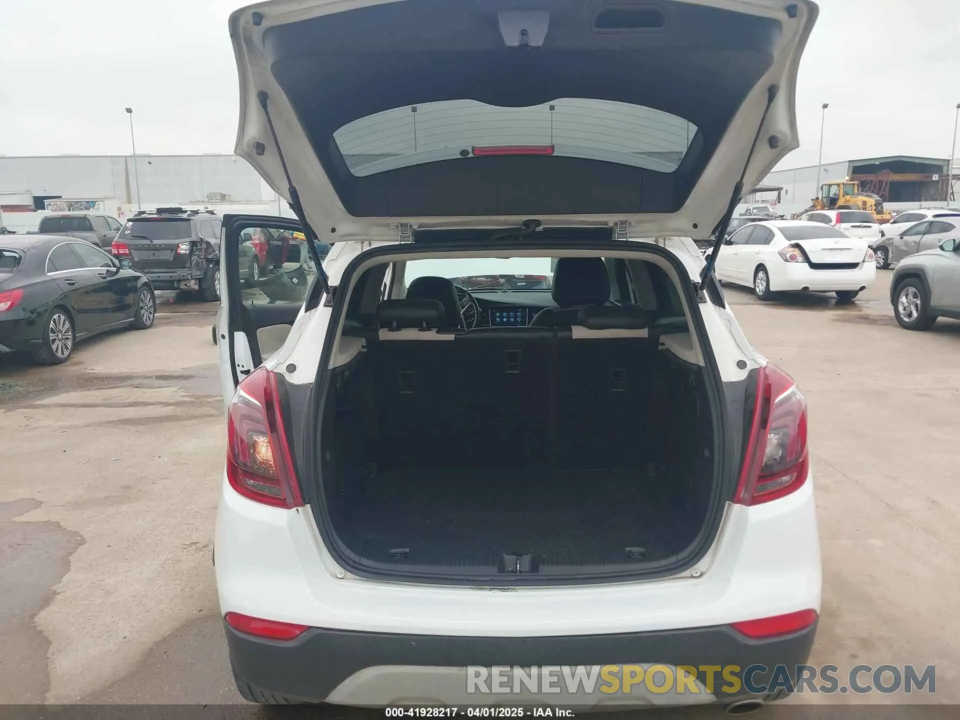18 Фотография поврежденного автомобиля KL4CJASB2LB000499 BUICK ENCORE 2020