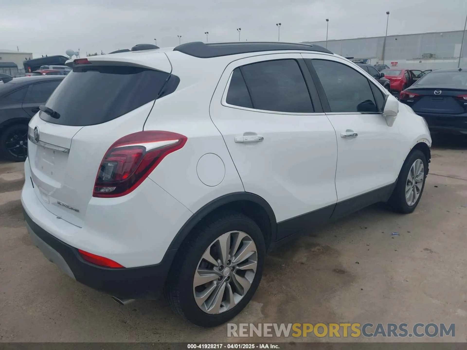 4 Фотография поврежденного автомобиля KL4CJASB2LB000499 BUICK ENCORE 2020