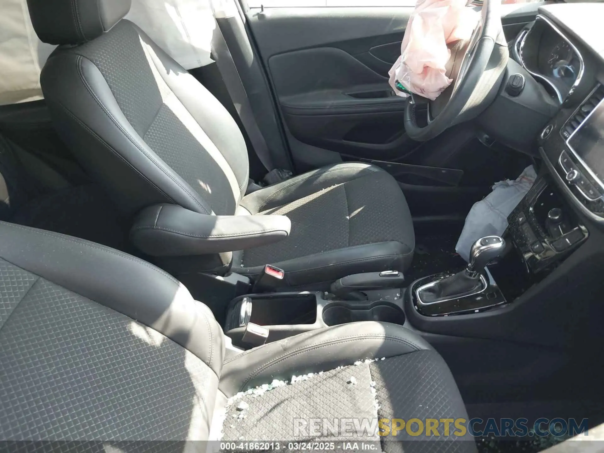 5 Фотография поврежденного автомобиля KL4CJASB2LB067068 BUICK ENCORE 2020