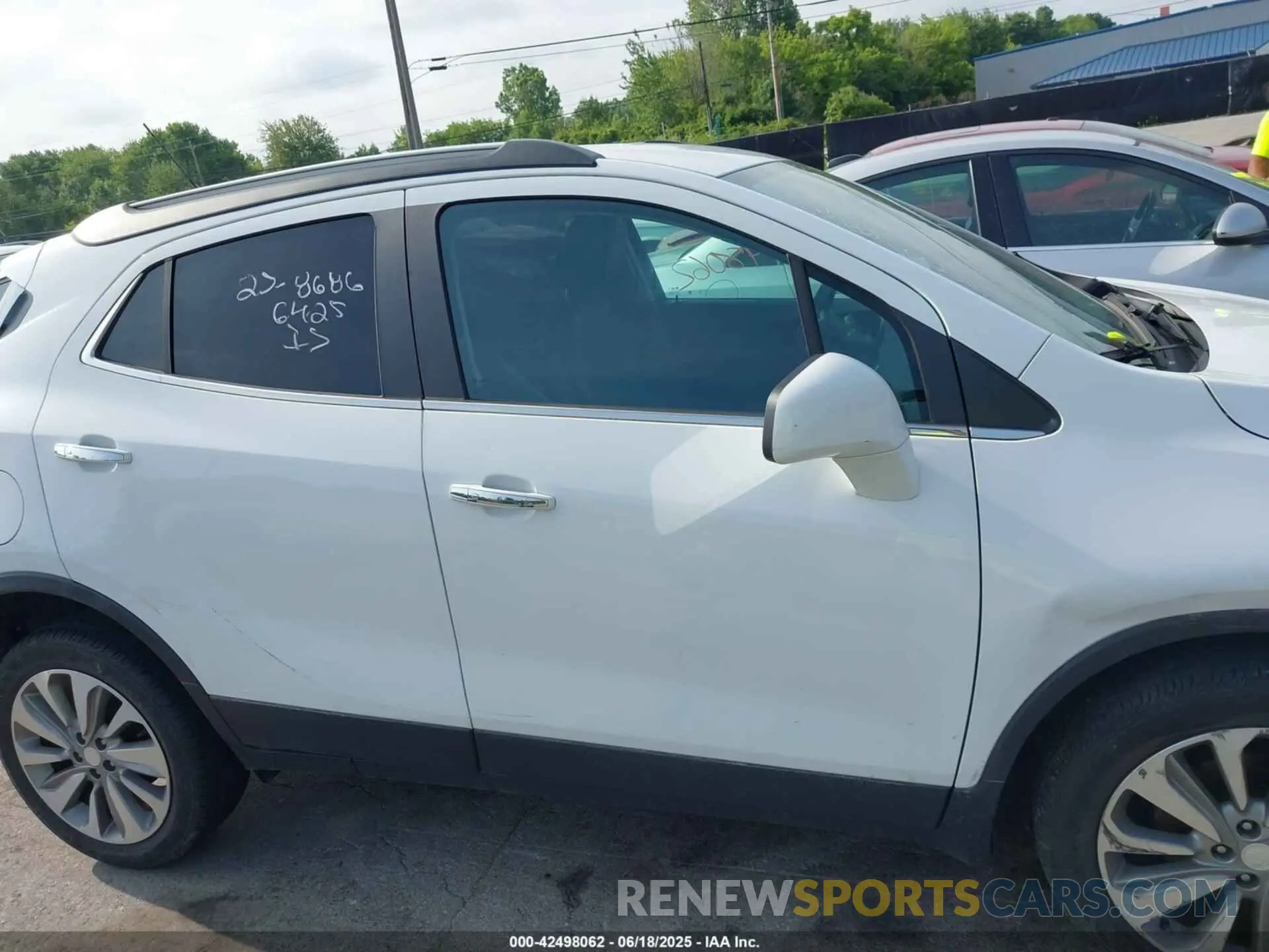 13 Фотография поврежденного автомобиля KL4CJASB2LB075199 BUICK ENCORE 2020