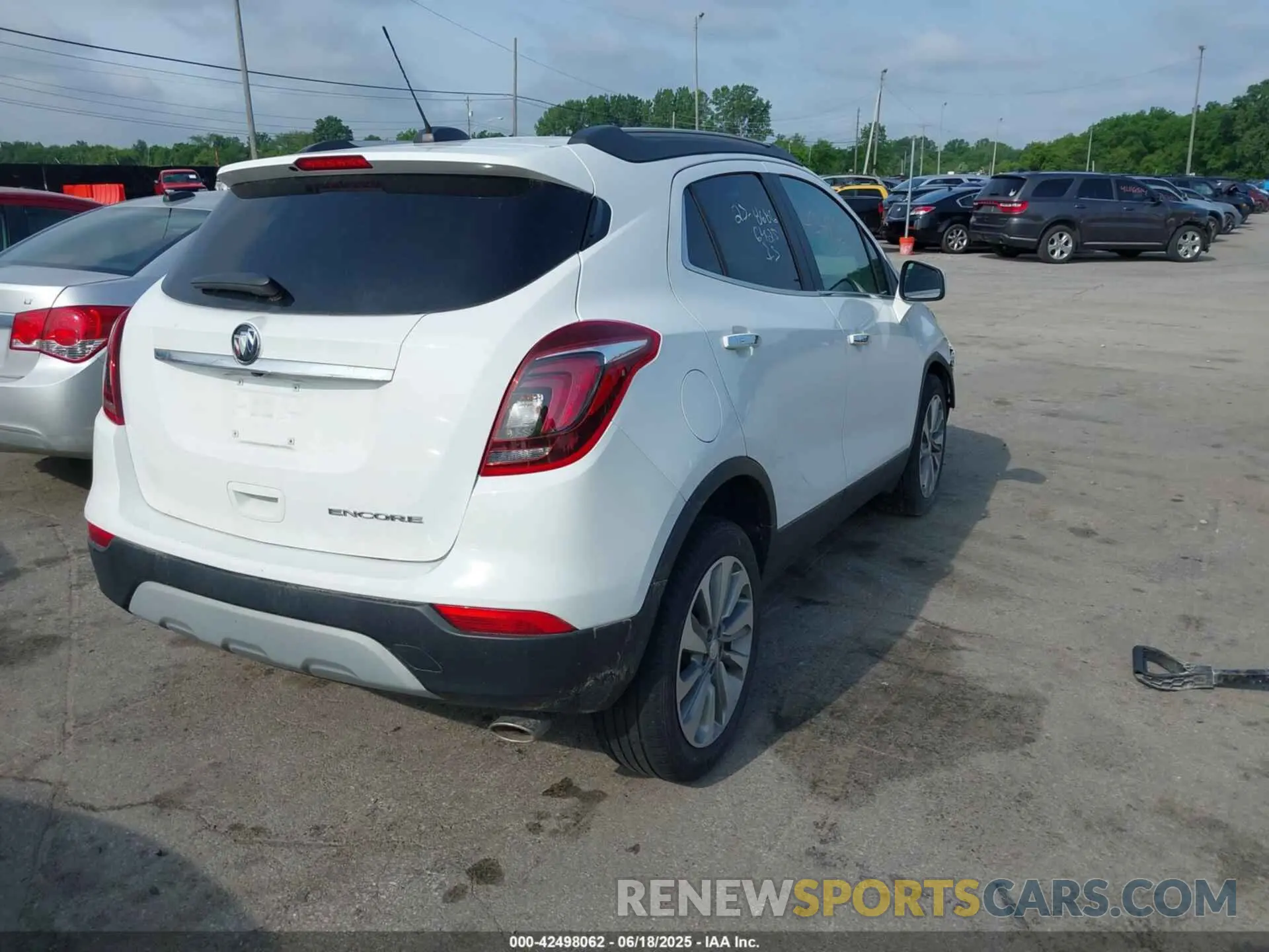 4 Фотография поврежденного автомобиля KL4CJASB2LB075199 BUICK ENCORE 2020