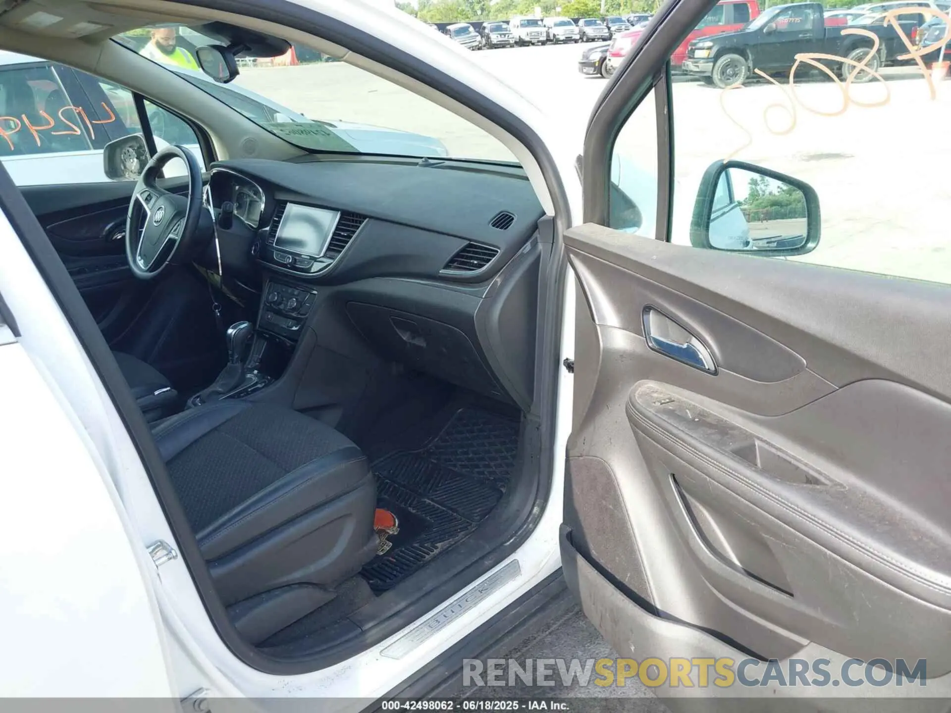 5 Фотография поврежденного автомобиля KL4CJASB2LB075199 BUICK ENCORE 2020