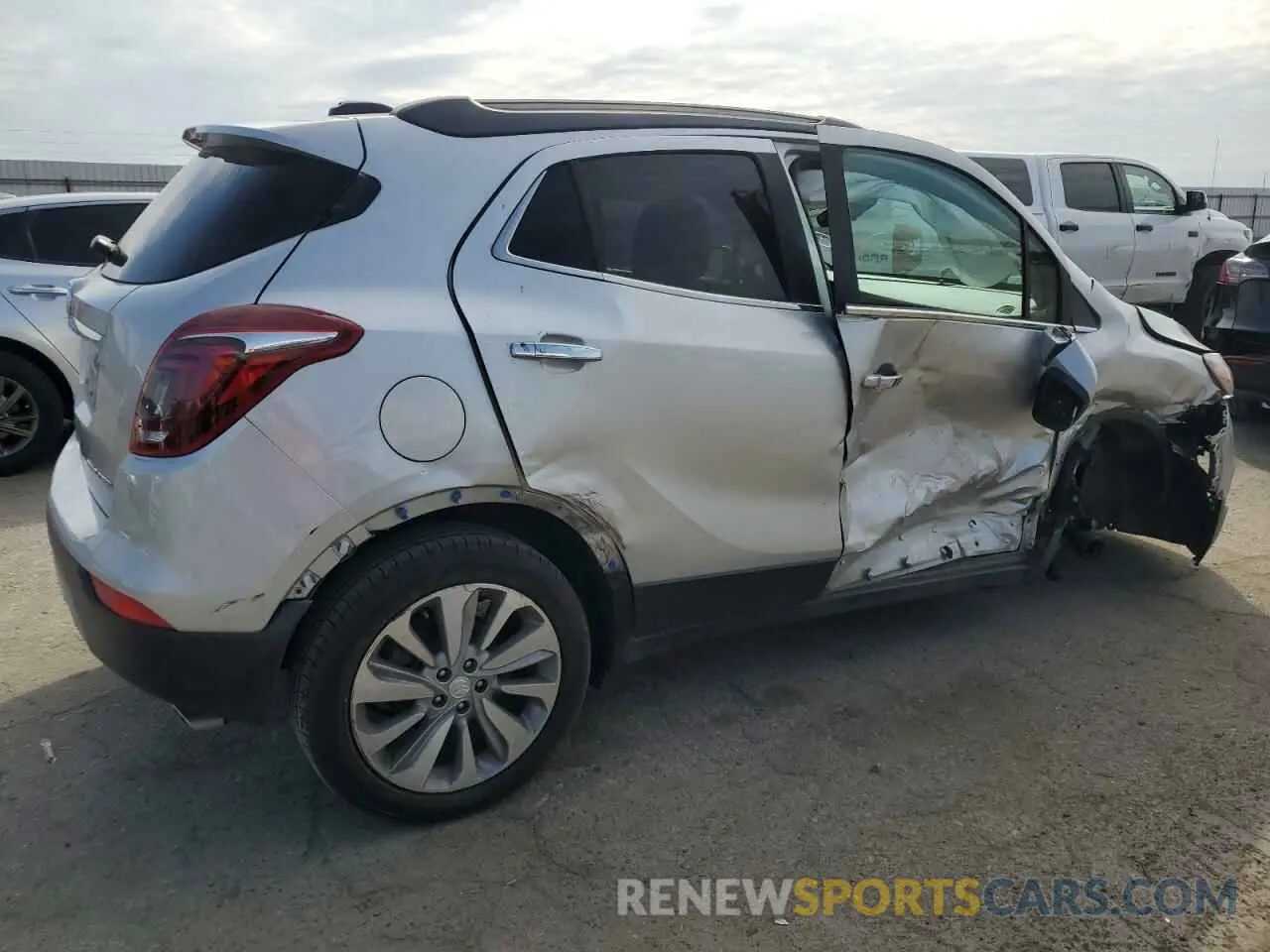 3 Фотография поврежденного автомобиля KL4CJASB3LB023435 BUICK ENCORE 2020