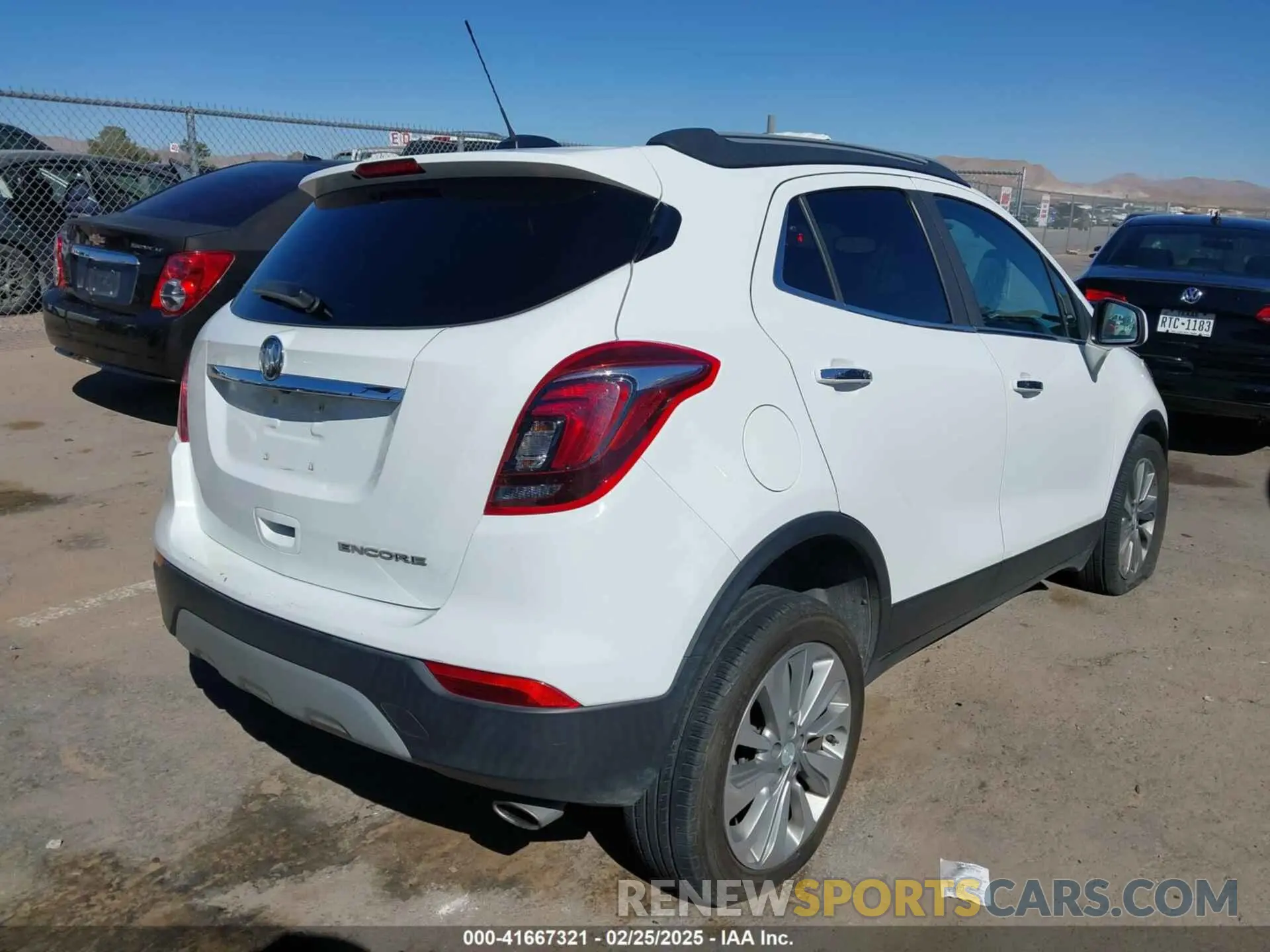 4 Фотография поврежденного автомобиля KL4CJASB3LB028117 BUICK ENCORE 2020