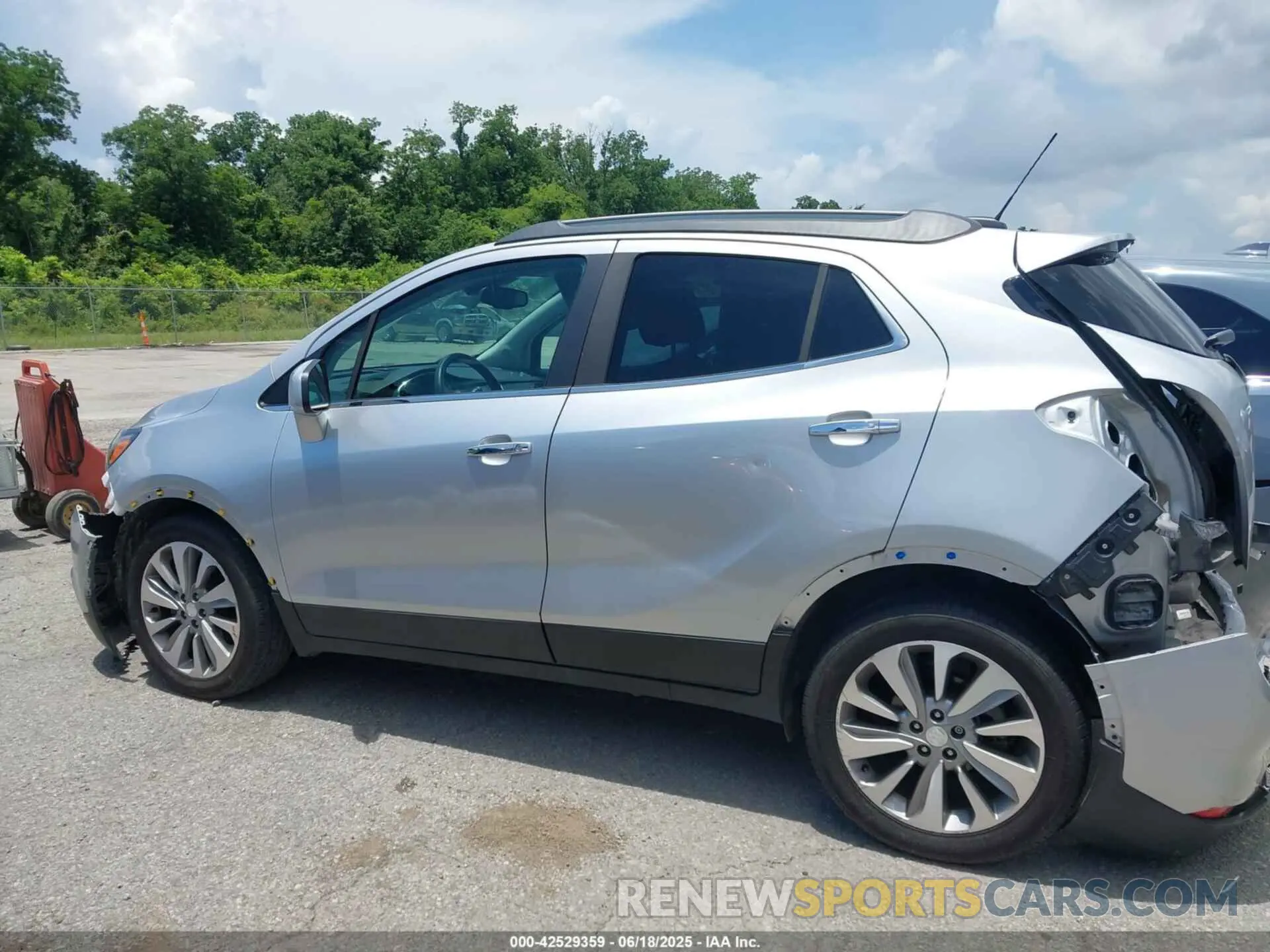 15 Фотография поврежденного автомобиля KL4CJASB4LB013013 BUICK ENCORE 2020