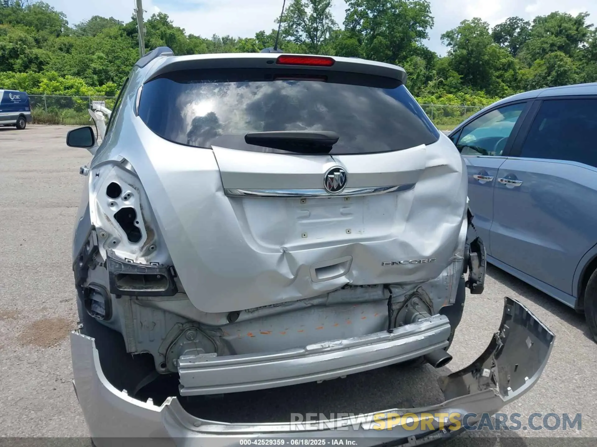 17 Фотография поврежденного автомобиля KL4CJASB4LB013013 BUICK ENCORE 2020