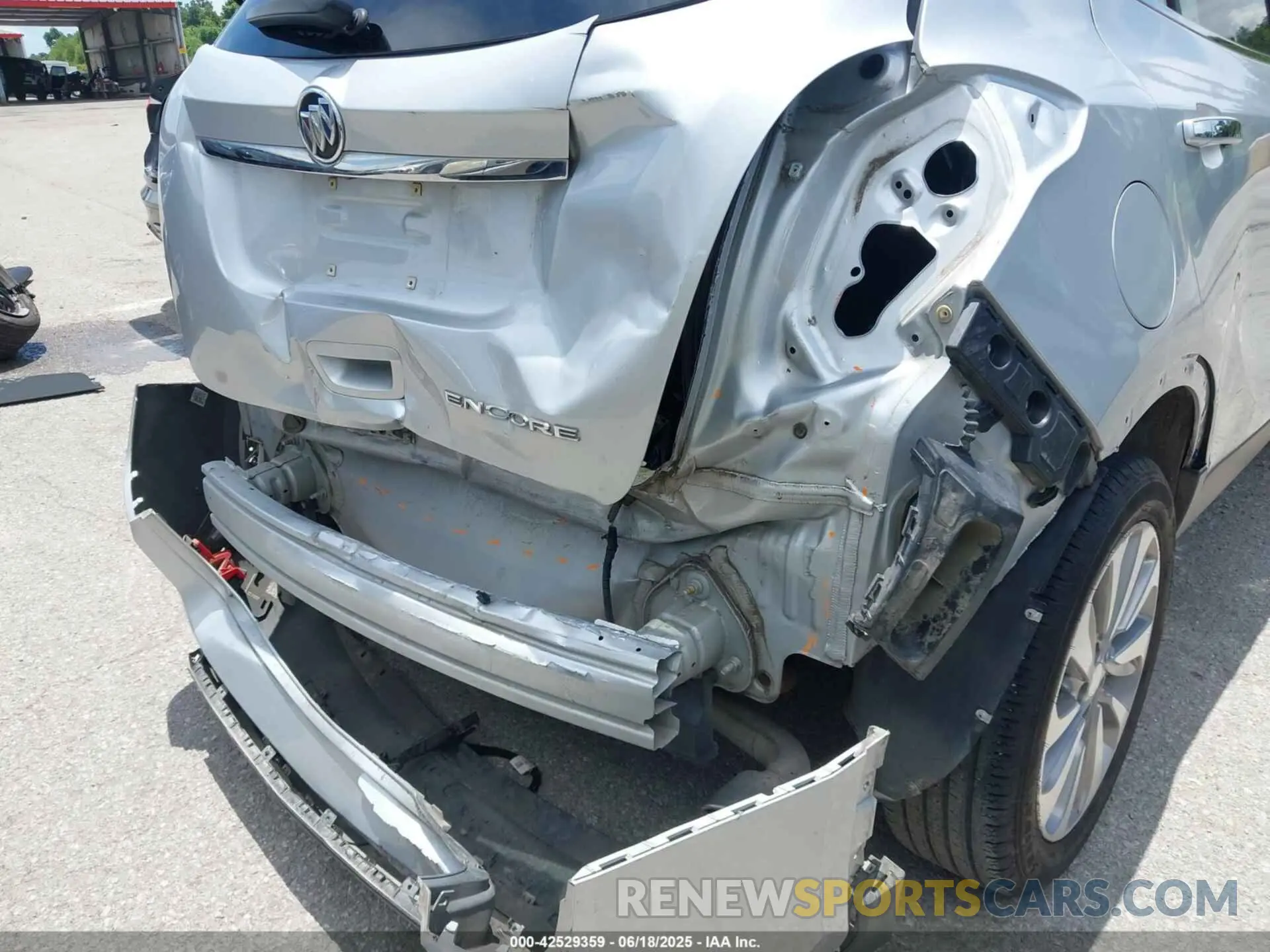 6 Фотография поврежденного автомобиля KL4CJASB4LB013013 BUICK ENCORE 2020
