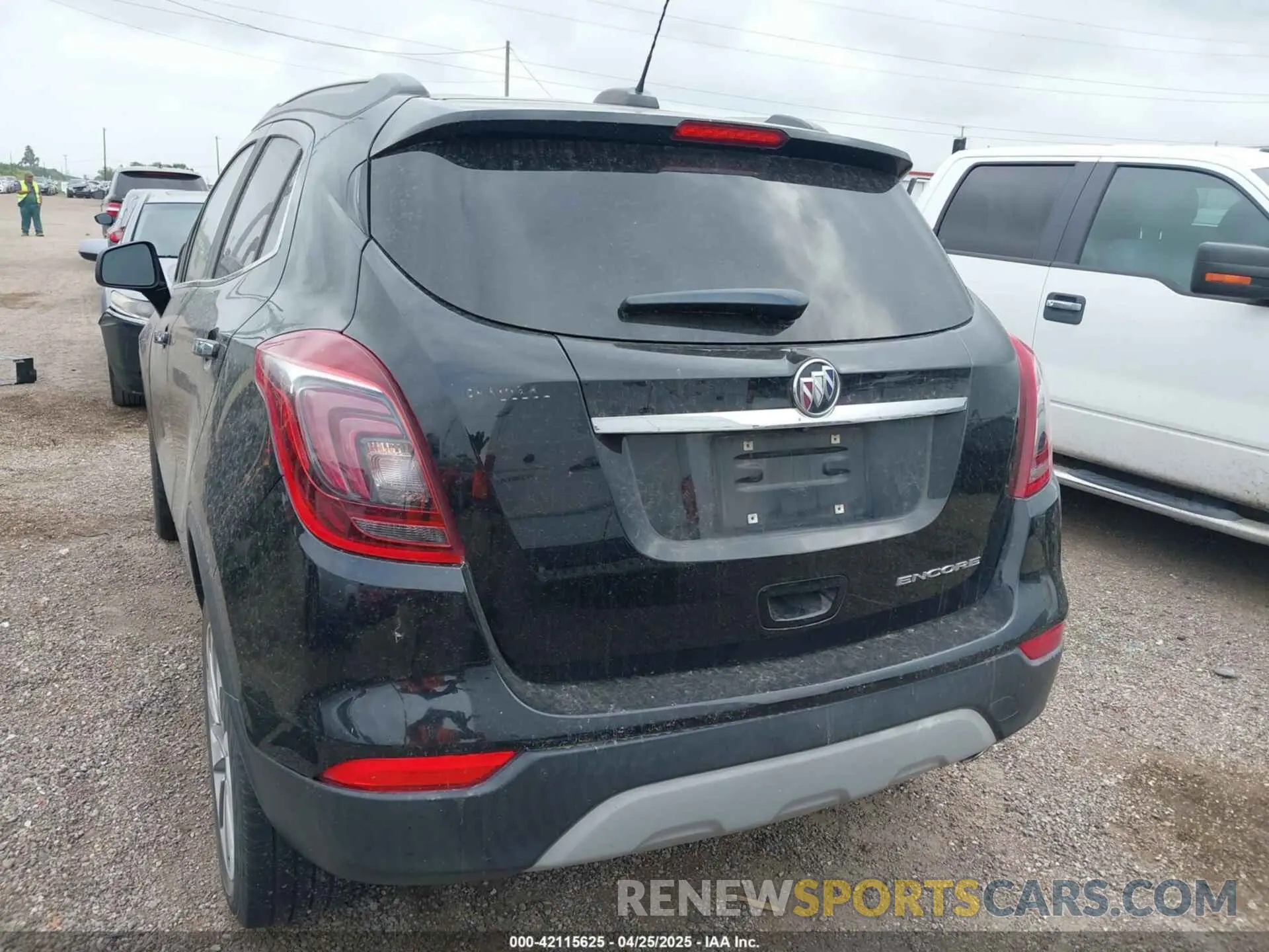 3 Фотография поврежденного автомобиля KL4CJASB4LB047341 BUICK ENCORE 2020