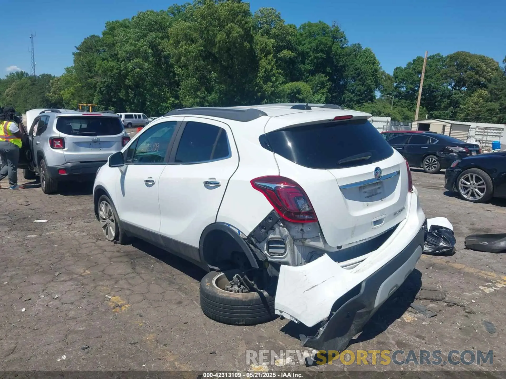 3 Фотография поврежденного автомобиля KL4CJASB4LB092280 BUICK ENCORE 2020