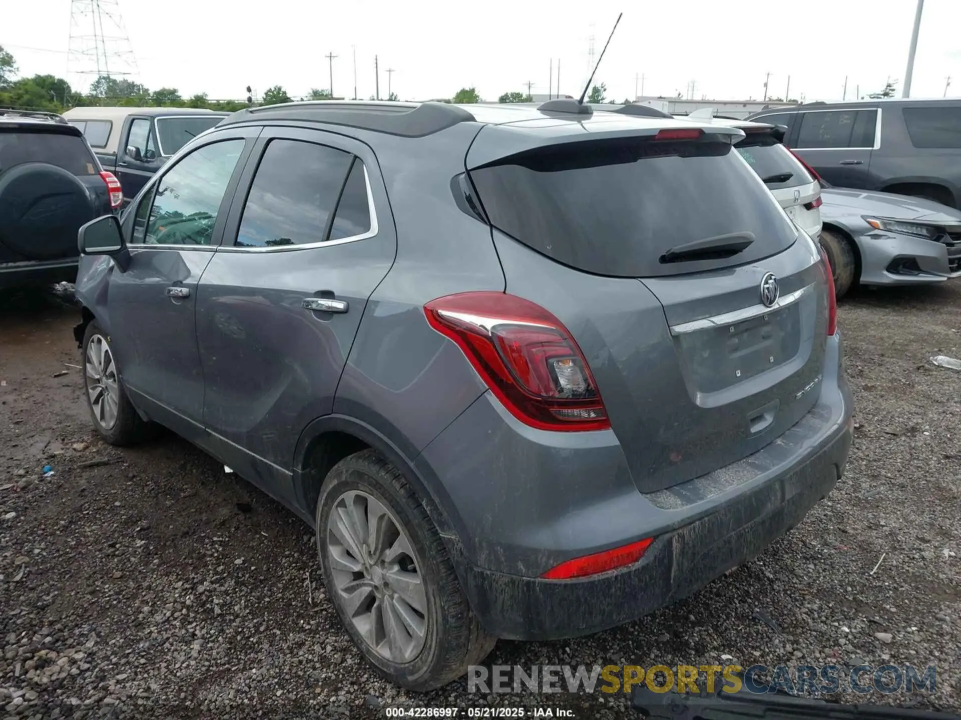 3 Фотография поврежденного автомобиля KL4CJASB6LB005415 BUICK ENCORE 2020