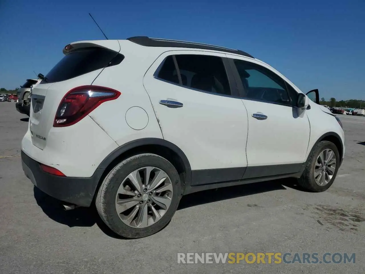 3 Фотография поврежденного автомобиля KL4CJASB6LB026474 BUICK ENCORE 2020