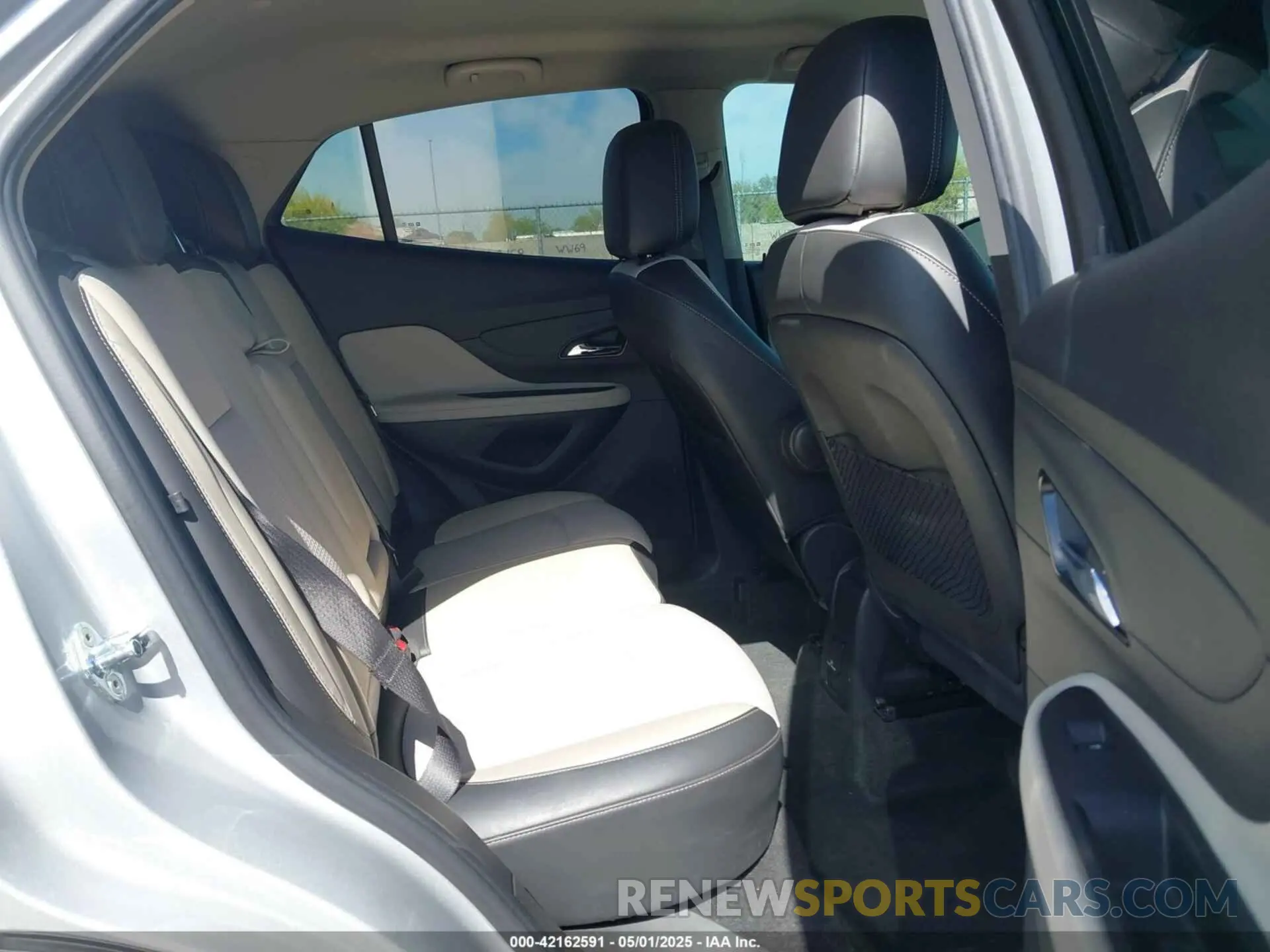 8 Фотография поврежденного автомобиля KL4CJASB3MB311182 BUICK ENCORE 2021