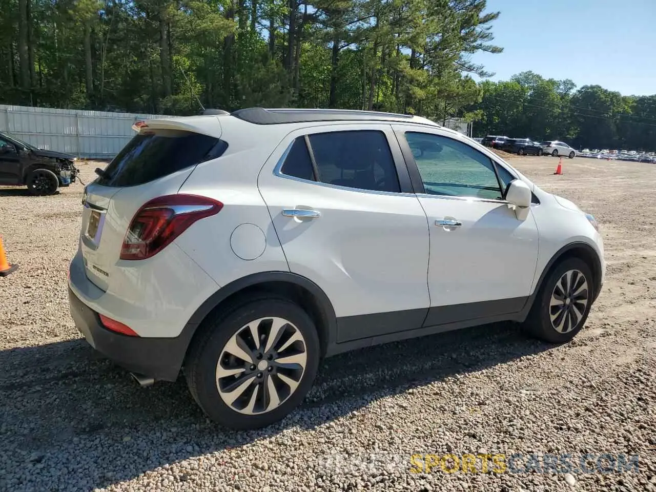 3 Фотография поврежденного автомобиля KL4CJASB5MB304878 BUICK ENCORE 2021