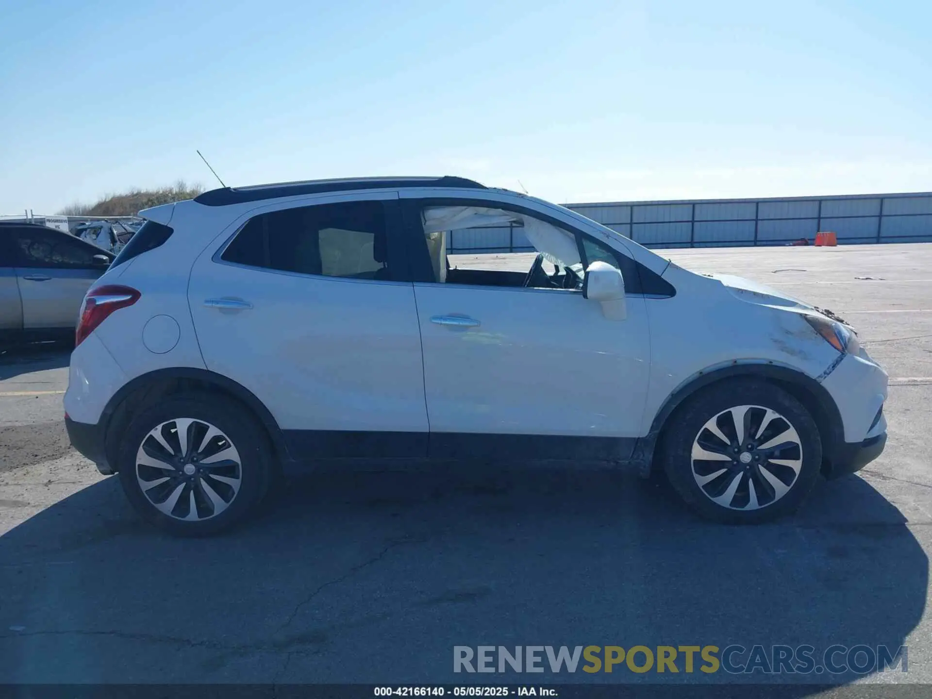 12 Фотография поврежденного автомобиля KL4CJESM2MB372354 BUICK ENCORE 2021
