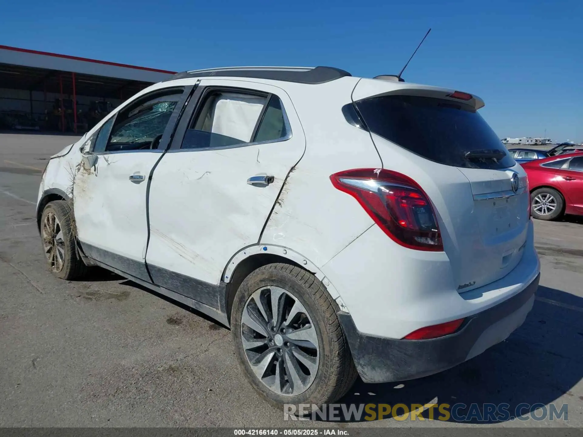 3 Фотография поврежденного автомобиля KL4CJESM2MB372354 BUICK ENCORE 2021