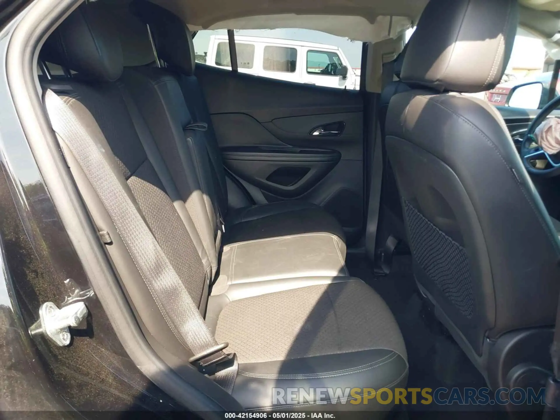 8 Фотография поврежденного автомобиля KL4CJESM5MB371800 BUICK ENCORE 2021