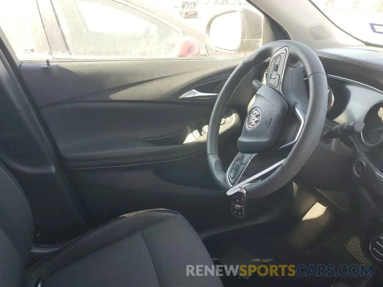 7 Фотография поврежденного автомобиля KL4MMDS27MB167245 BUICK ENCORE 2021