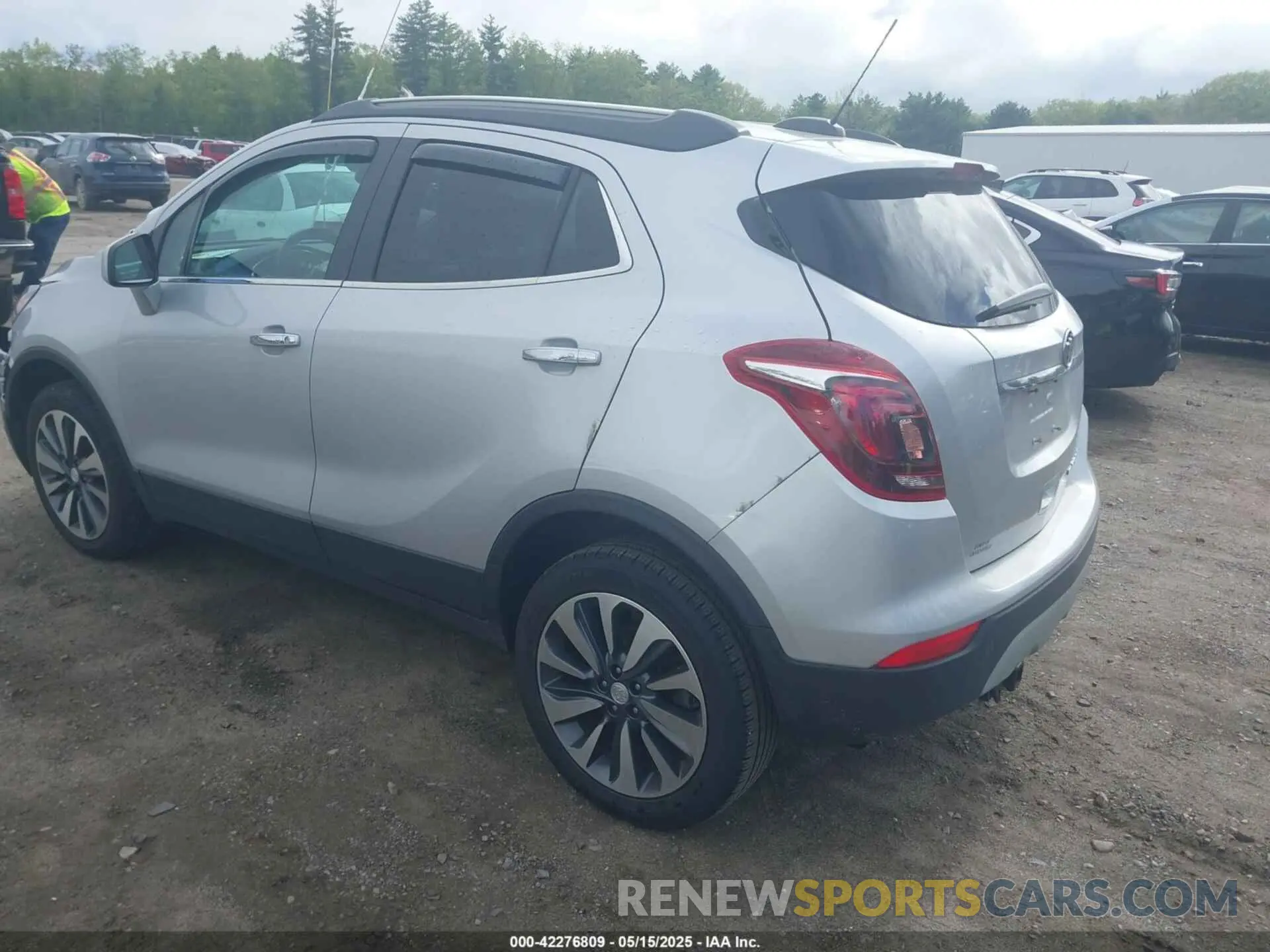 3 Фотография поврежденного автомобиля KL4CJESM6NB518420 BUICK ENCORE 2022