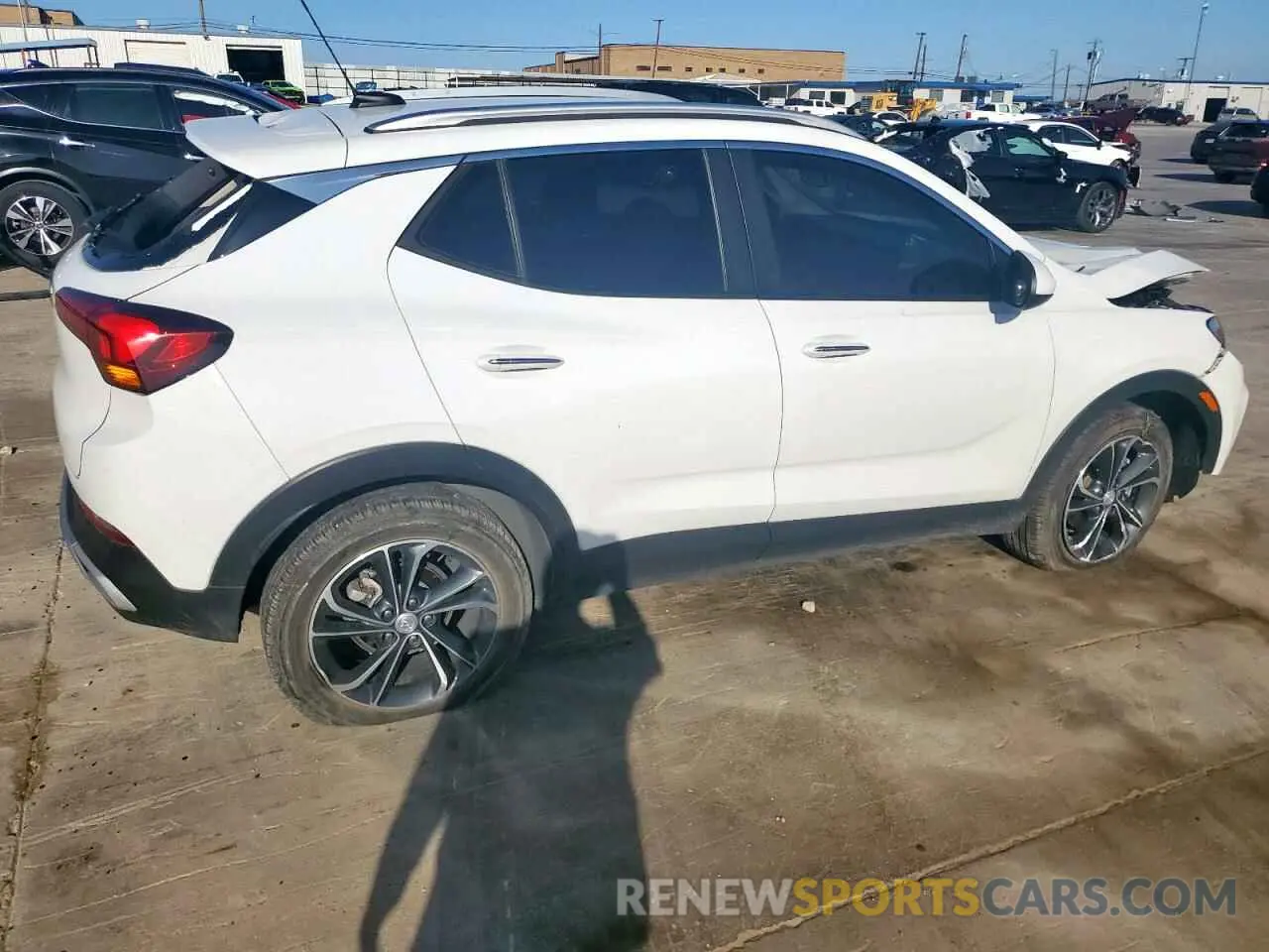 3 Фотография поврежденного автомобиля KL4MMDS23PB098588 BUICK ENCORE 2023