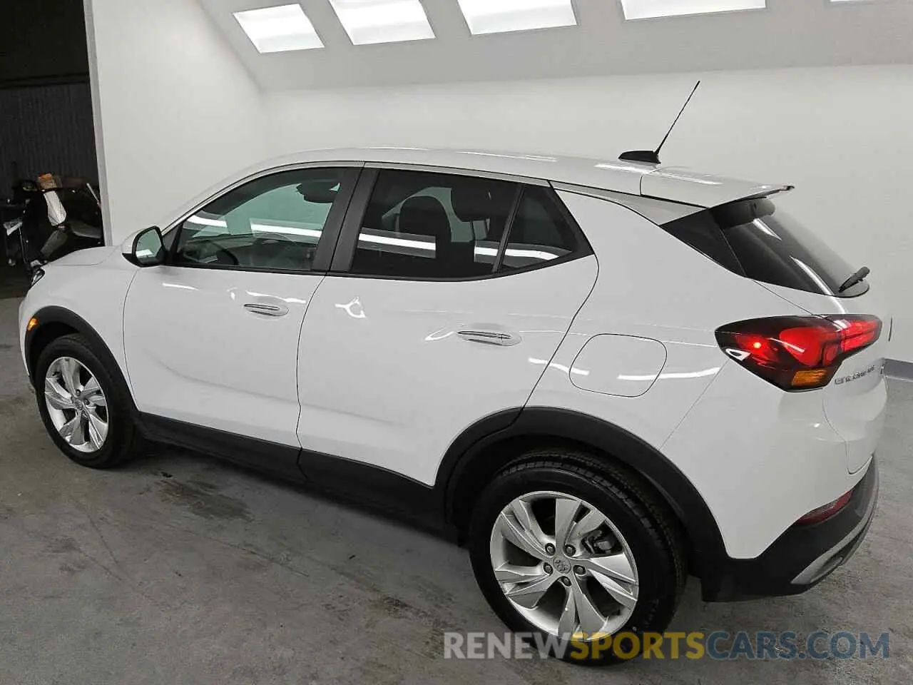 2 Фотография поврежденного автомобиля KL4AMBS29RB093227 BUICK ENCORE 2024