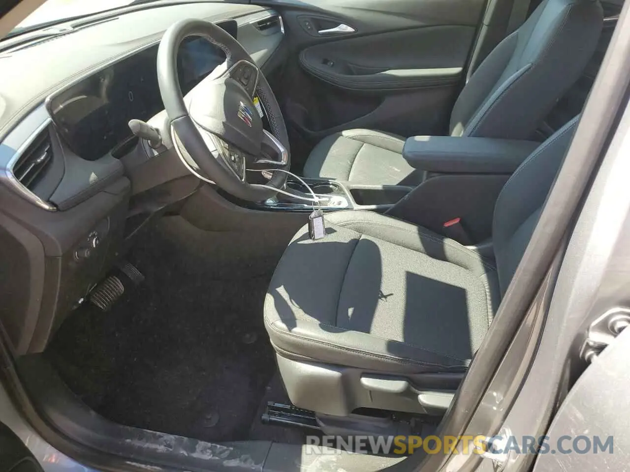 7 Фотография поврежденного автомобиля KL4AMBSP5SB146524 BUICK ENCORE 2025