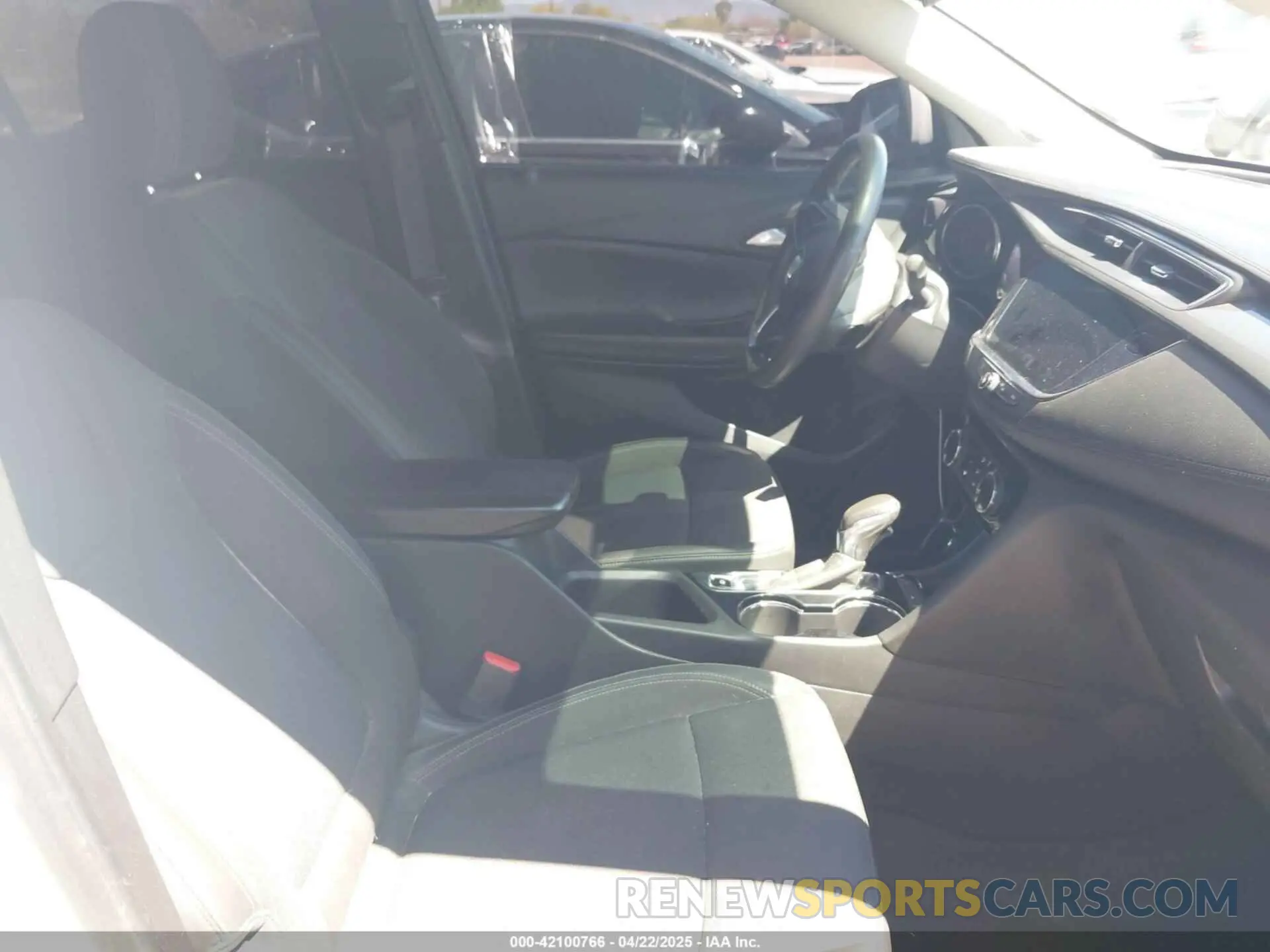 5 Photograph of a damaged car KL4MMBS21LB135409 BUICK ENCORE GX 2020