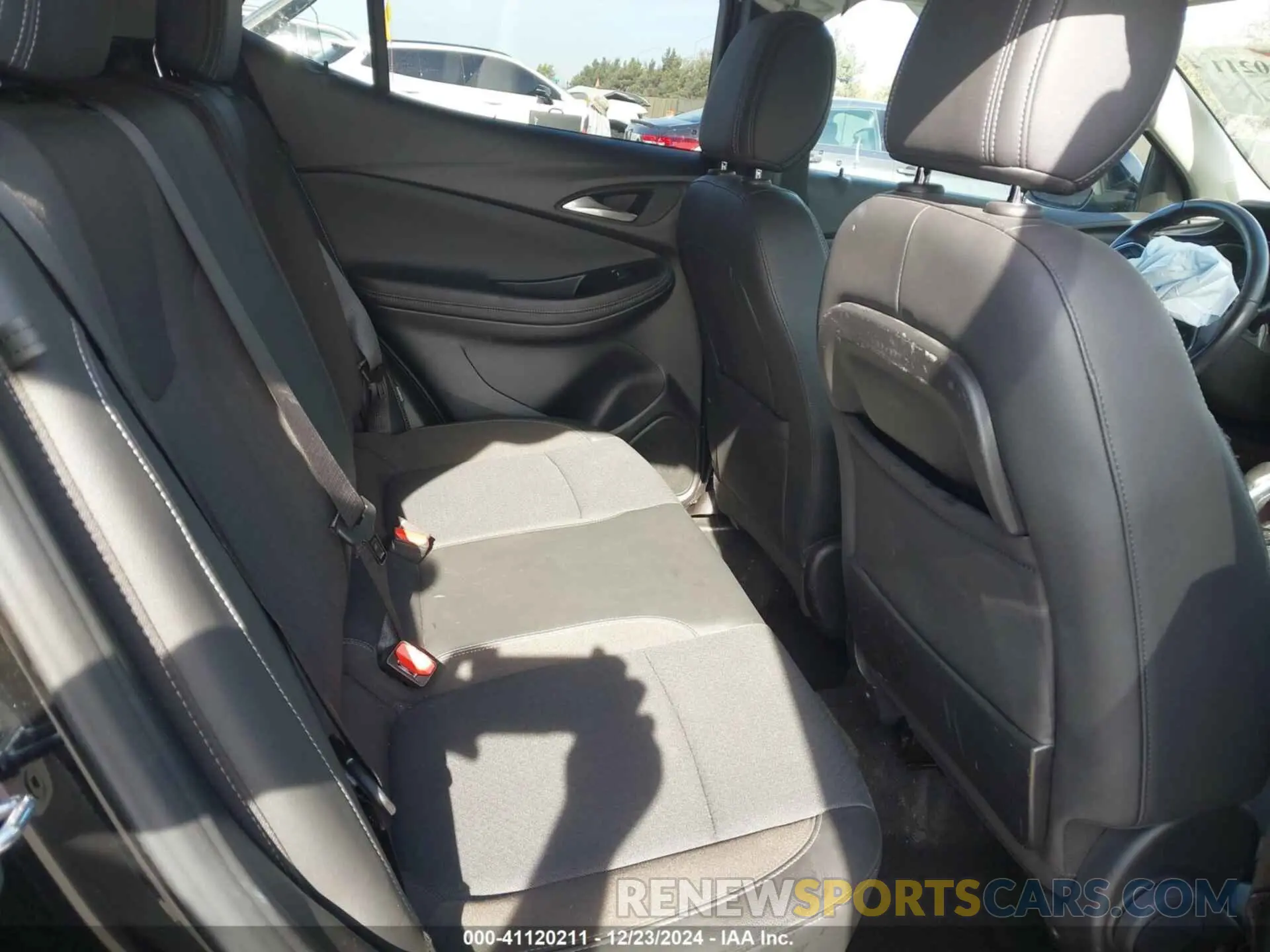 8 Фотография поврежденного автомобиля KL4MMCSL9LB122583 BUICK ENCORE GX 2020