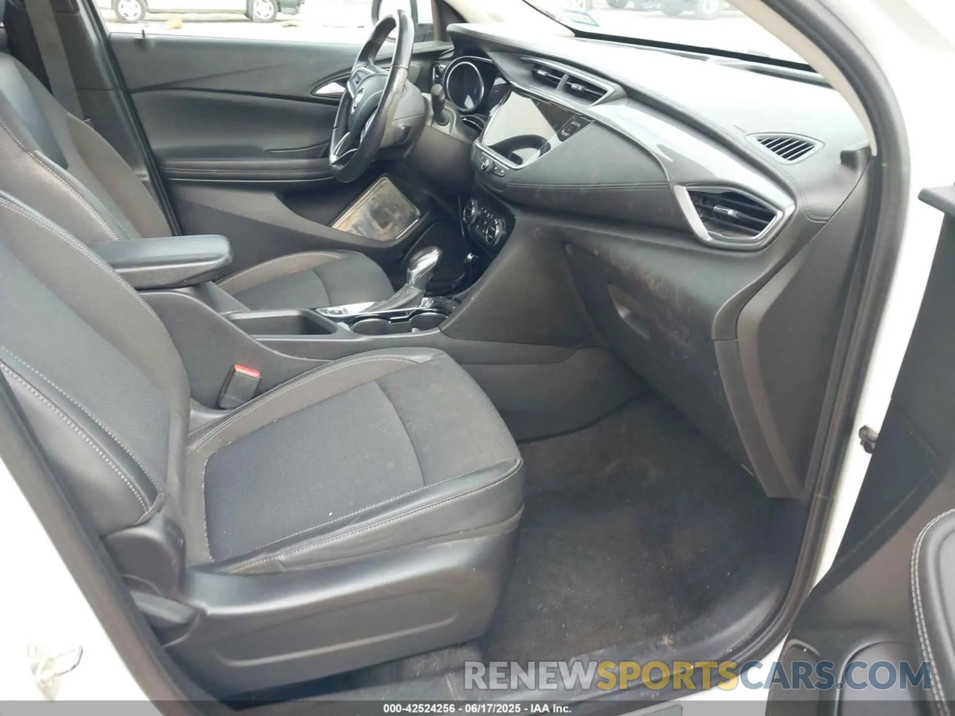 5 Photograph of a damaged car KL4MMDS22LB117481 BUICK ENCORE GX 2020