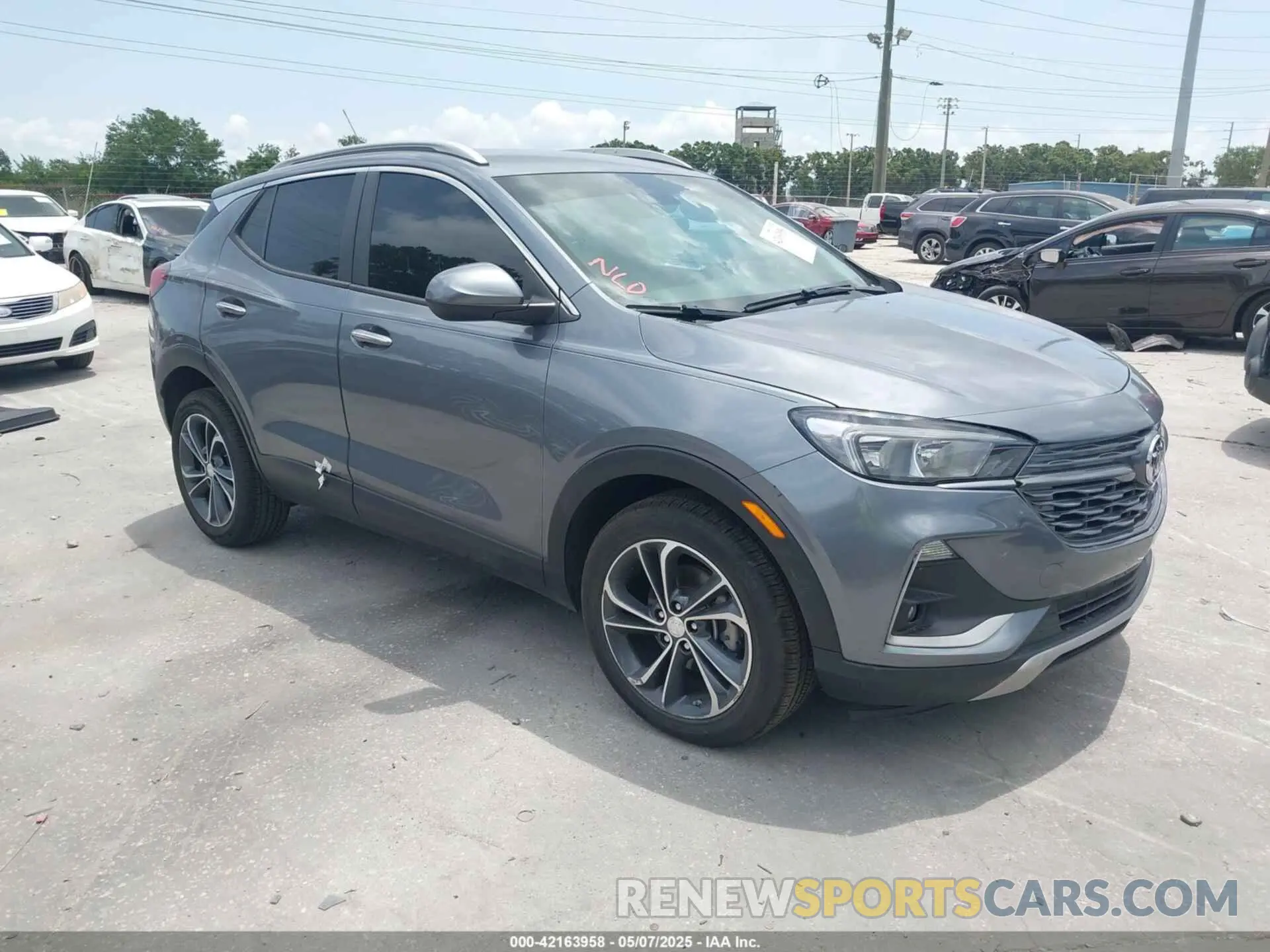1 Фотография поврежденного автомобиля KL4MMDSL4LB107611 BUICK ENCORE GX 2020