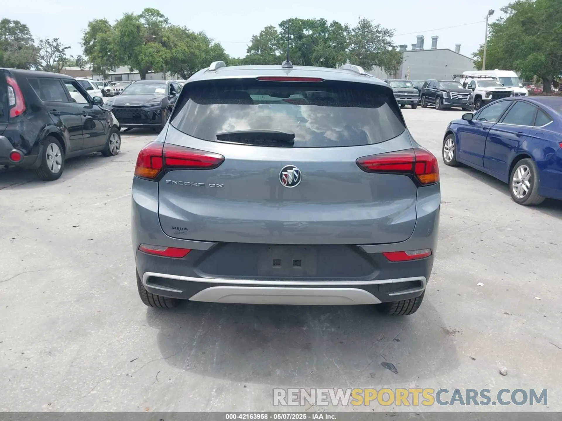 17 Фотография поврежденного автомобиля KL4MMDSL4LB107611 BUICK ENCORE GX 2020