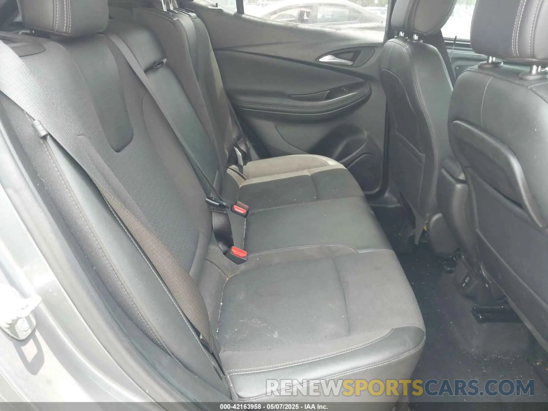 8 Фотография поврежденного автомобиля KL4MMDSL4LB107611 BUICK ENCORE GX 2020