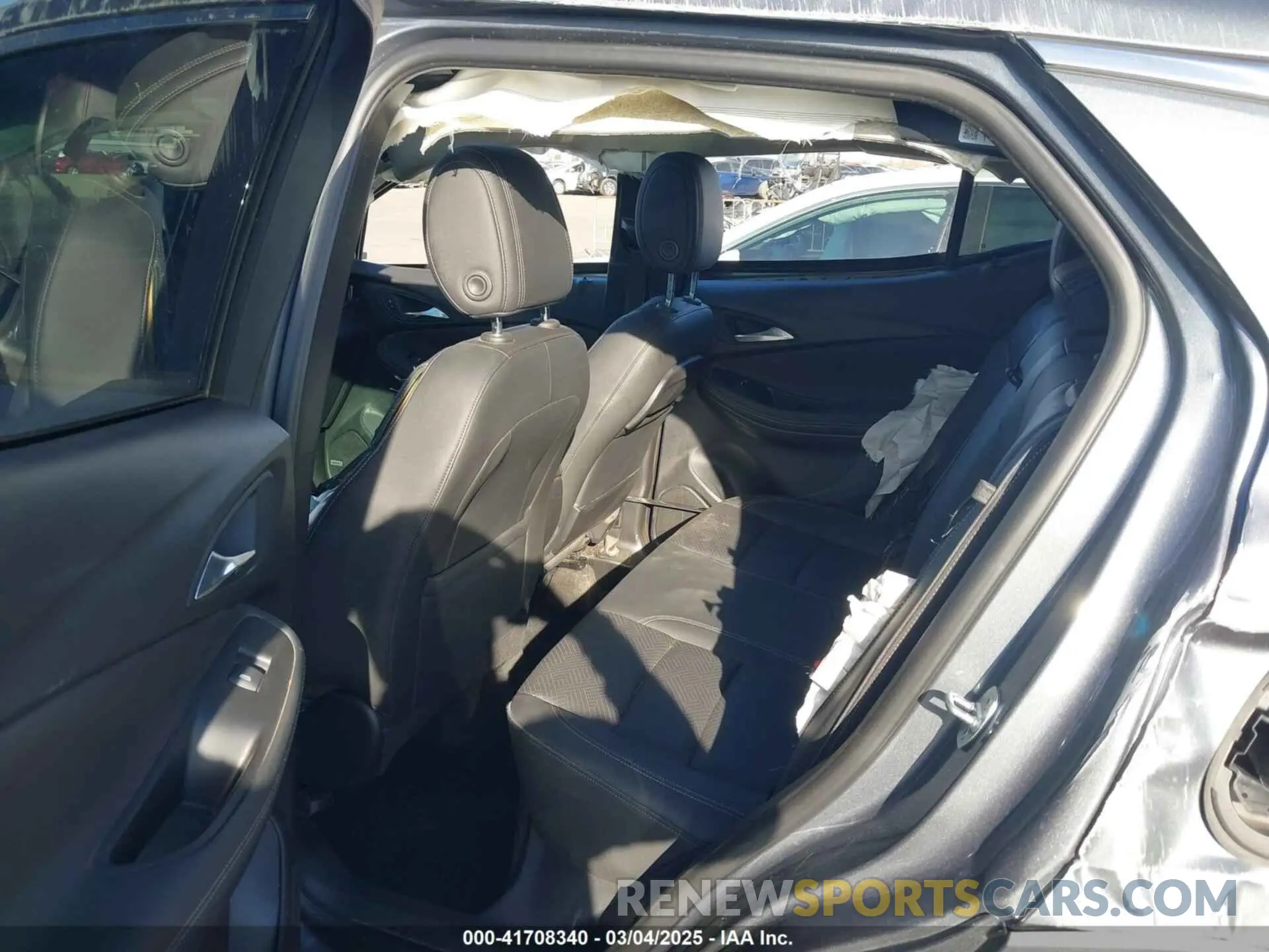 8 Фотография поврежденного автомобиля KL4MMFSL0LB104135 BUICK ENCORE GX 2020