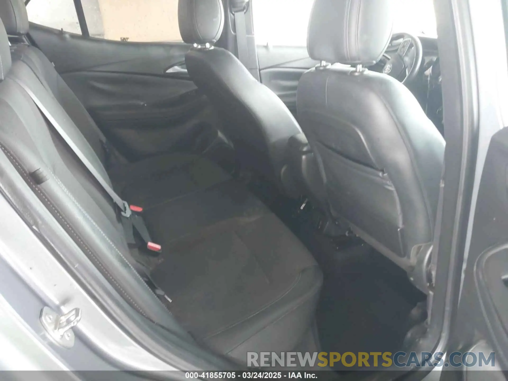 8 Фотография поврежденного автомобиля KL4MMBS20MB054063 BUICK ENCORE GX 2021