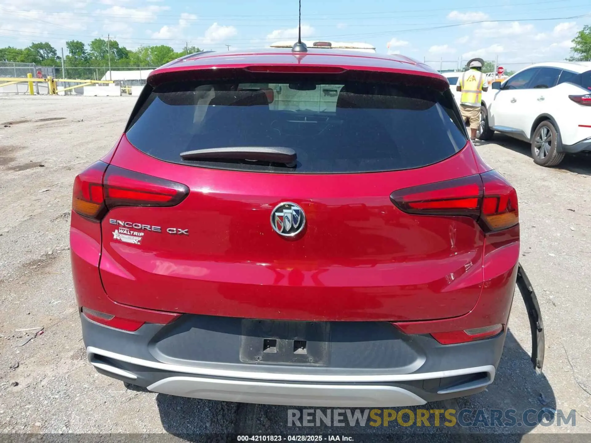 16 Фотография поврежденного автомобиля KL4MMBS22MB072614 BUICK ENCORE GX 2021