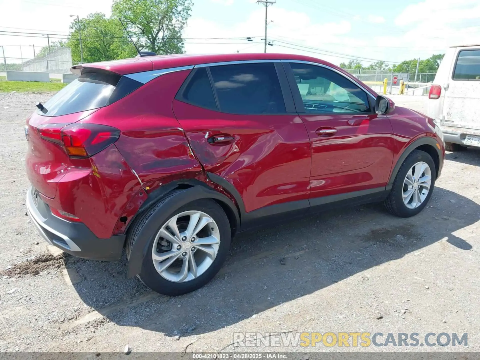 4 Фотография поврежденного автомобиля KL4MMBS22MB072614 BUICK ENCORE GX 2021