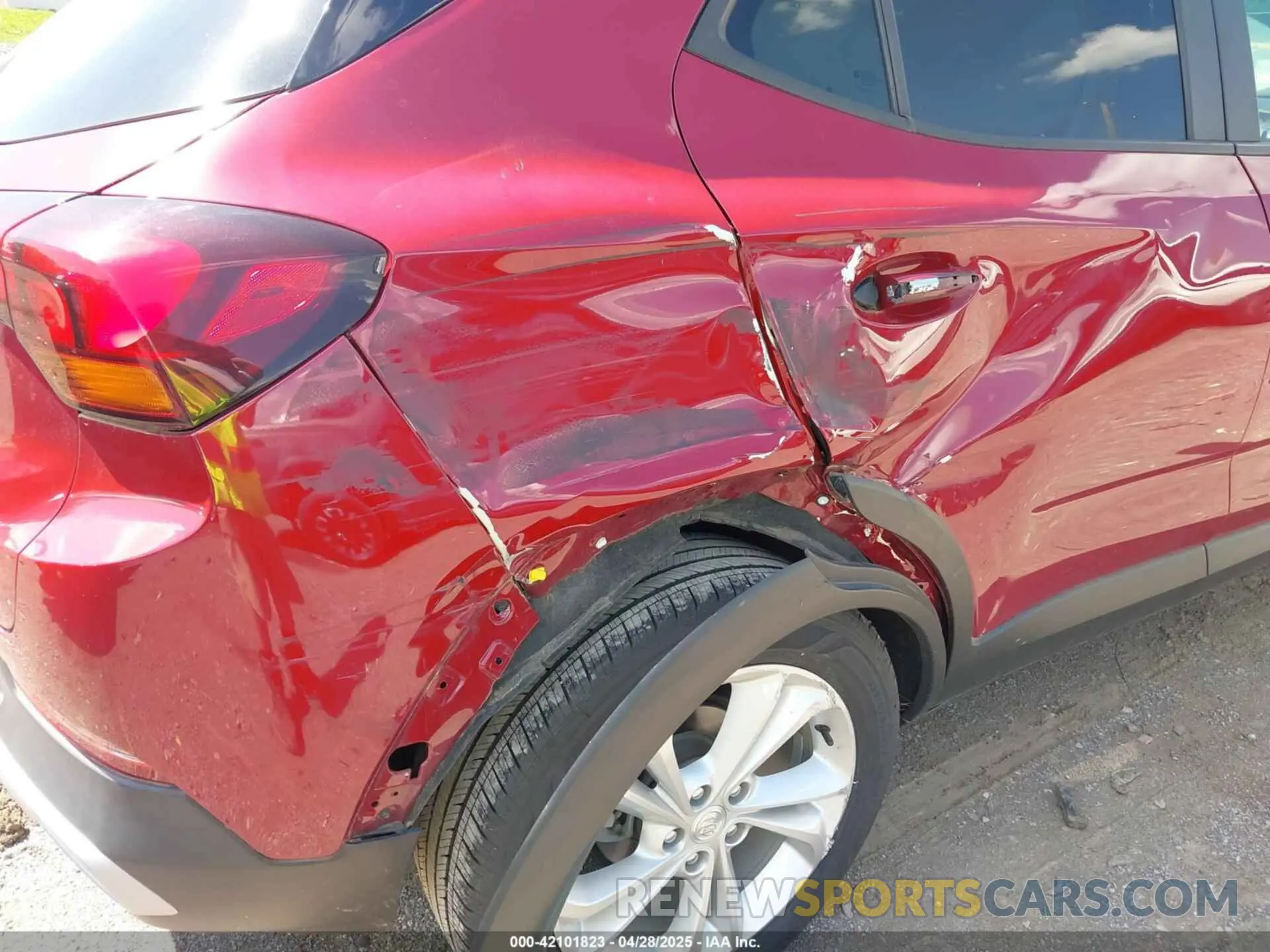 6 Фотография поврежденного автомобиля KL4MMBS22MB072614 BUICK ENCORE GX 2021