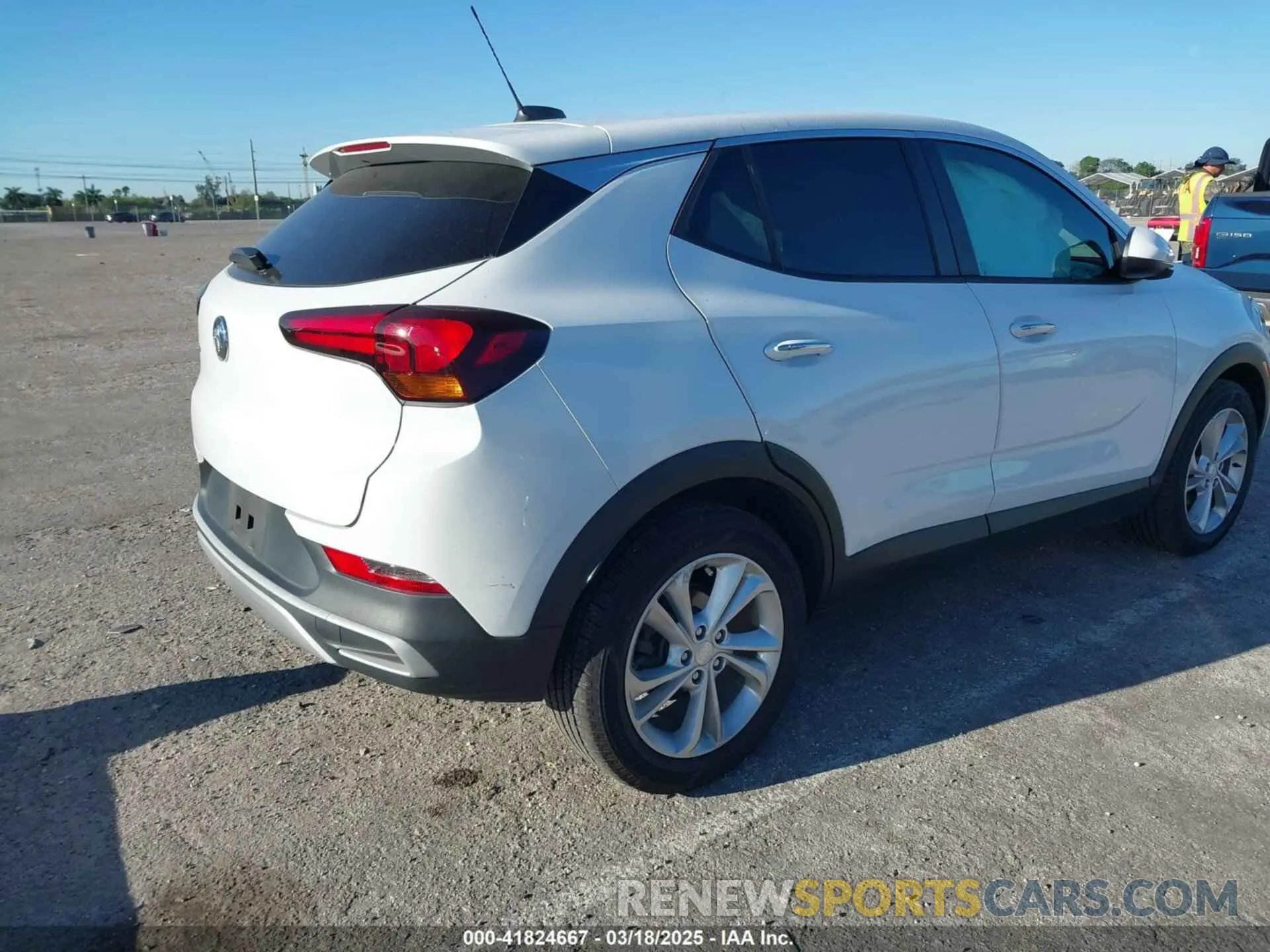 4 Фотография поврежденного автомобиля KL4MMBS24MB053448 BUICK ENCORE GX 2021