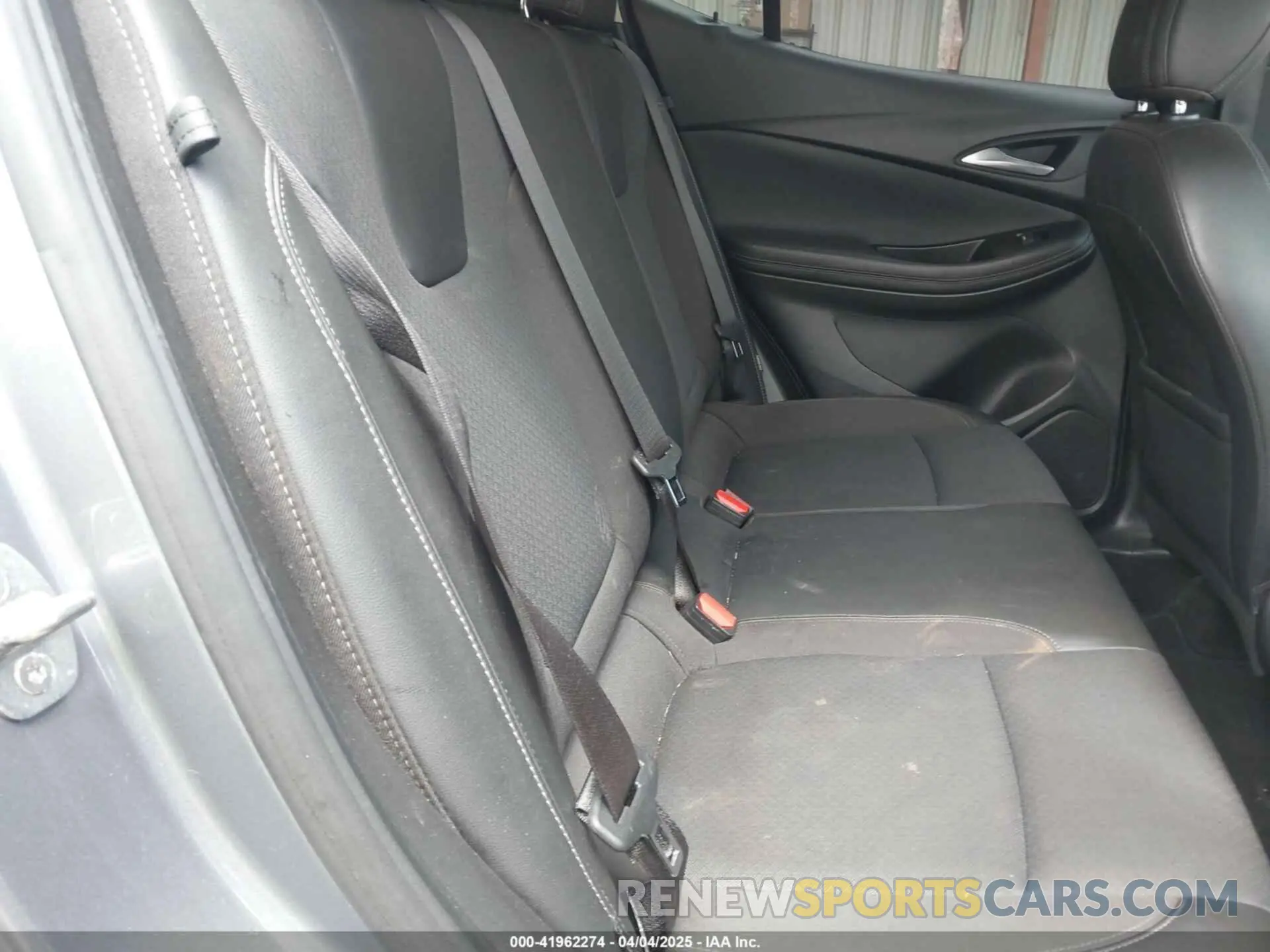 8 Фотография поврежденного автомобиля KL4MMBS24MB060240 BUICK ENCORE GX 2021