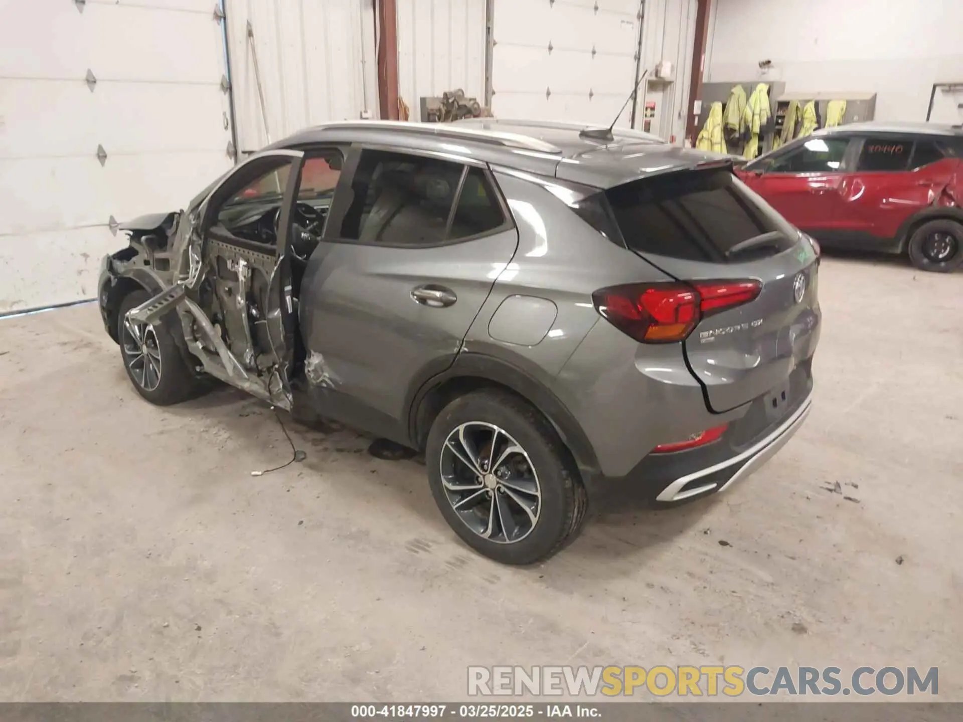 3 Фотография поврежденного автомобиля KL4MMESL7MB164781 BUICK ENCORE GX 2021