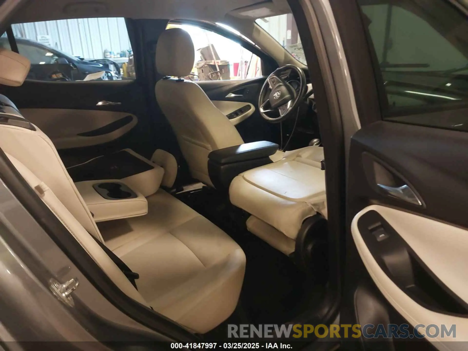 8 Фотография поврежденного автомобиля KL4MMESL7MB164781 BUICK ENCORE GX 2021