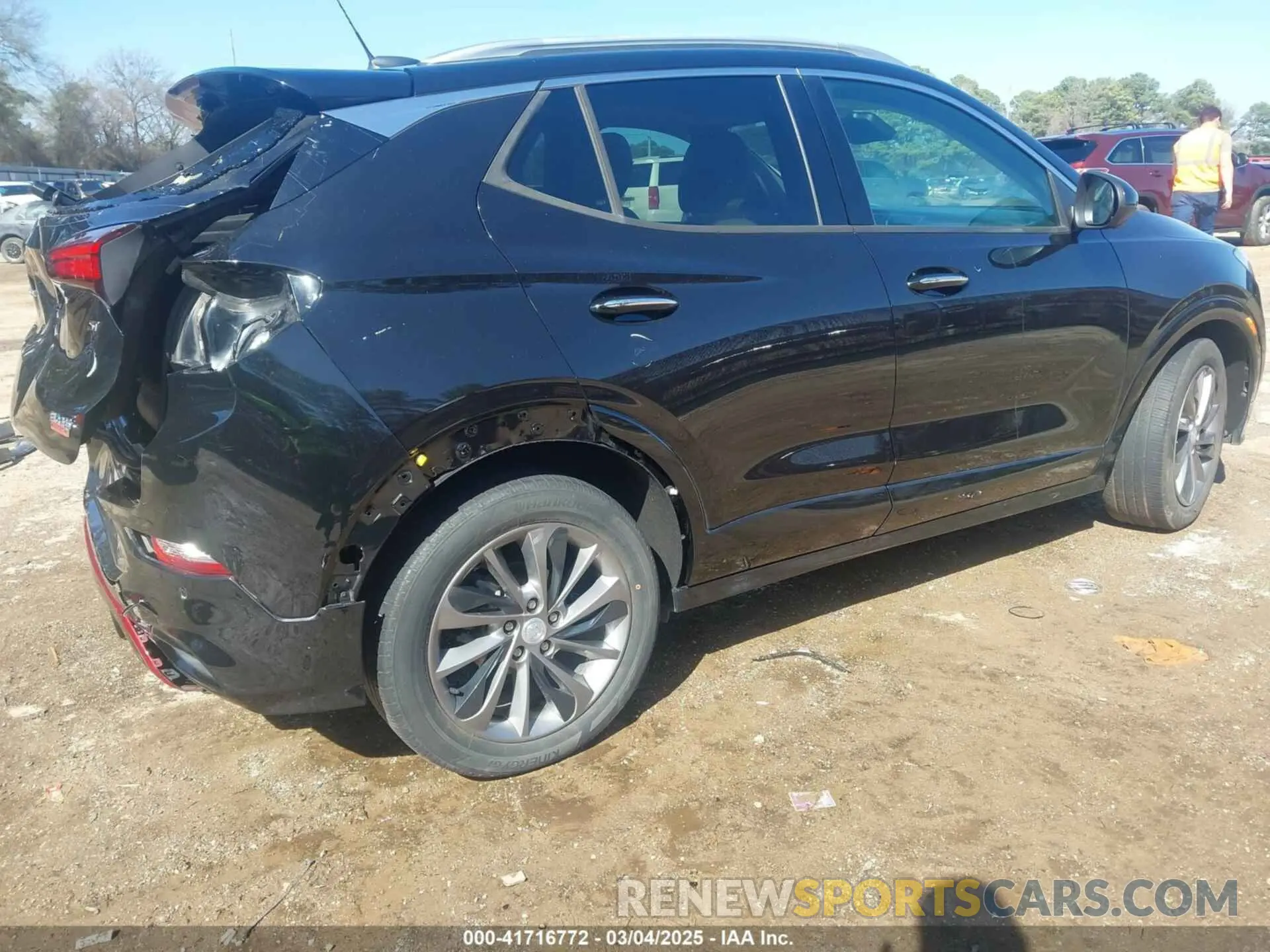 4 Фотография поврежденного автомобиля KL4MMFSL9MB050240 BUICK ENCORE GX 2021