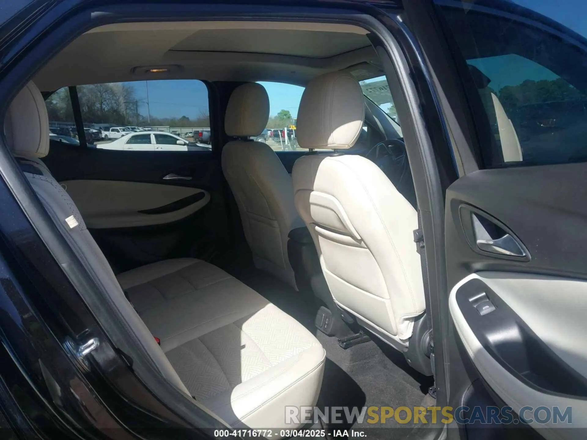 8 Фотография поврежденного автомобиля KL4MMFSL9MB050240 BUICK ENCORE GX 2021